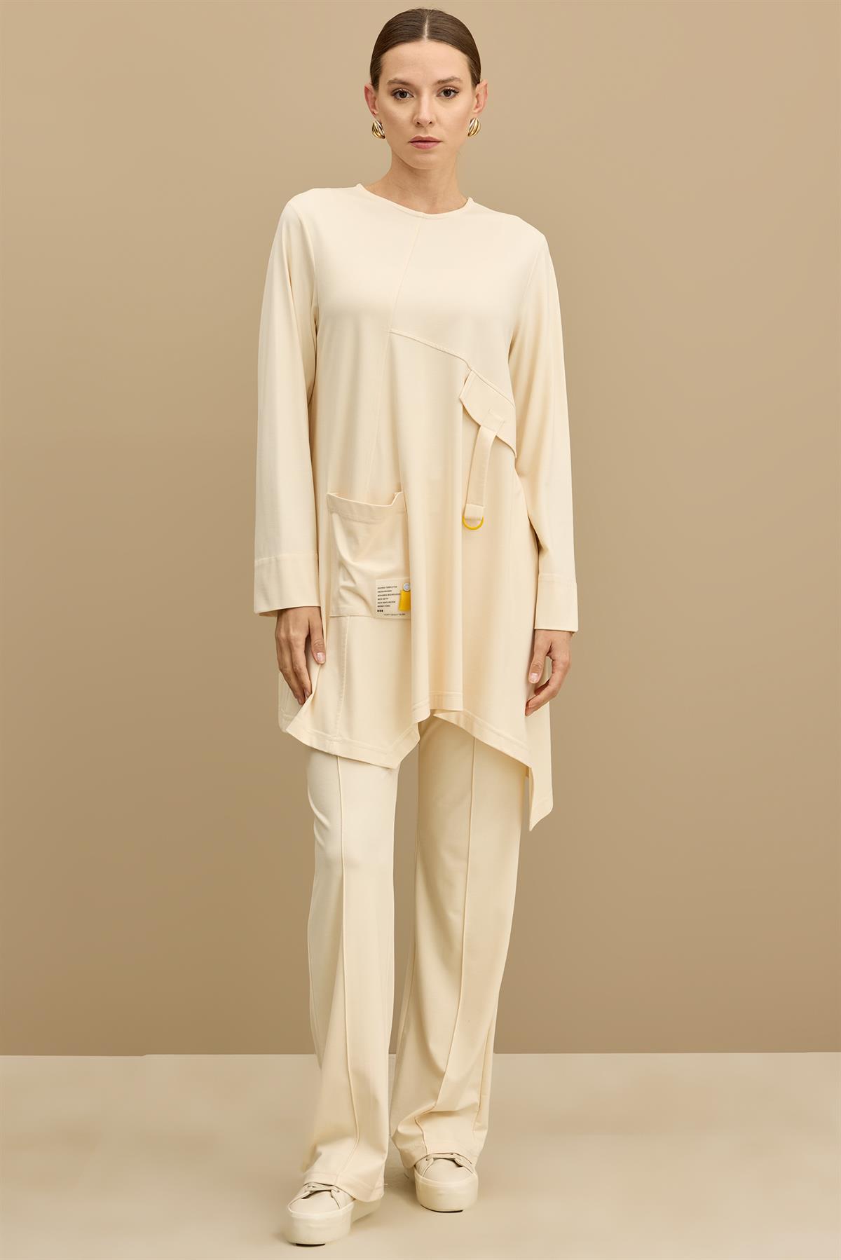 Asimetrik Kesimli Aksesuar Detaylı Takim BEJ