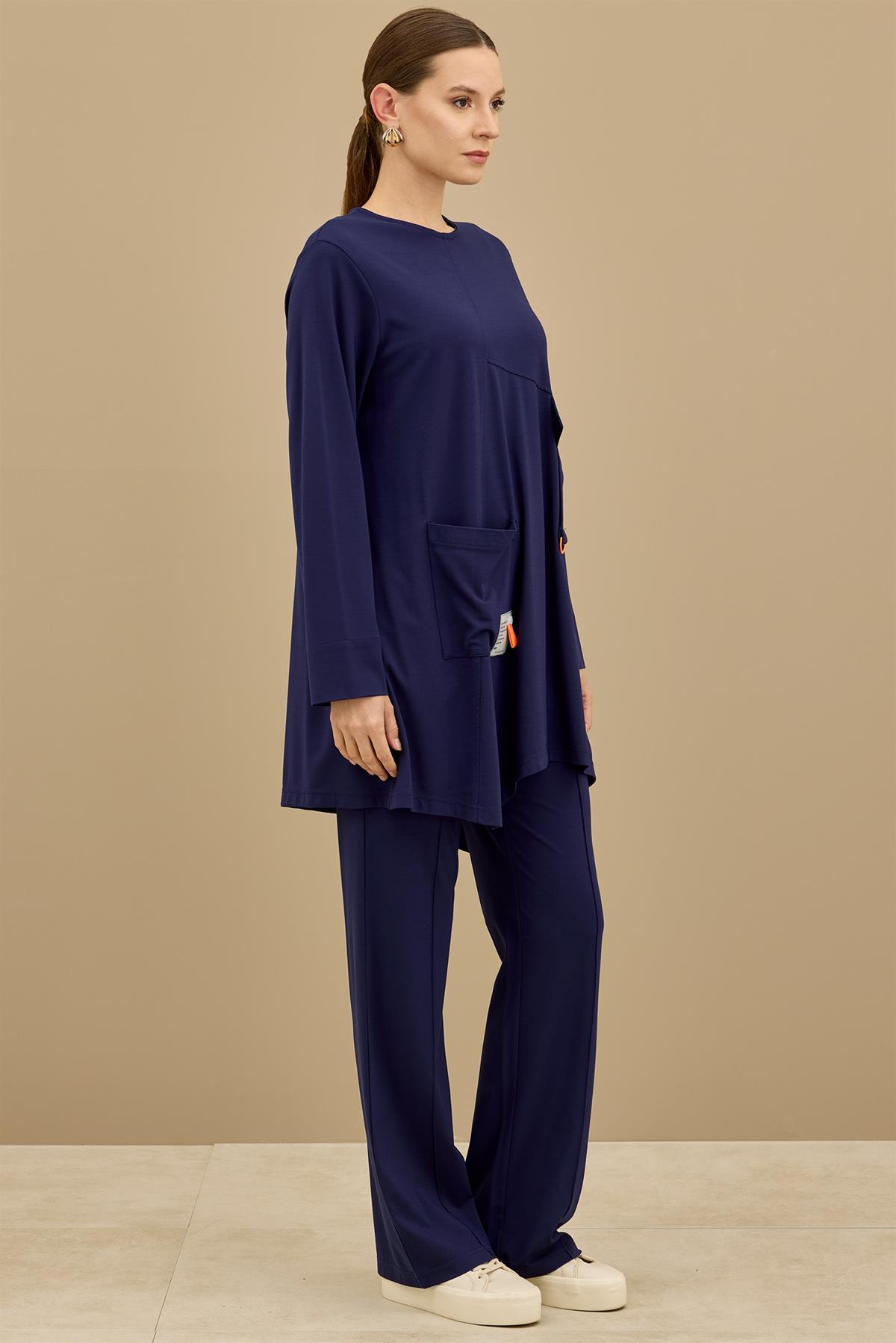 Asimetrik Kesimli Aksesuar Detaylı Takim LACİVERT
