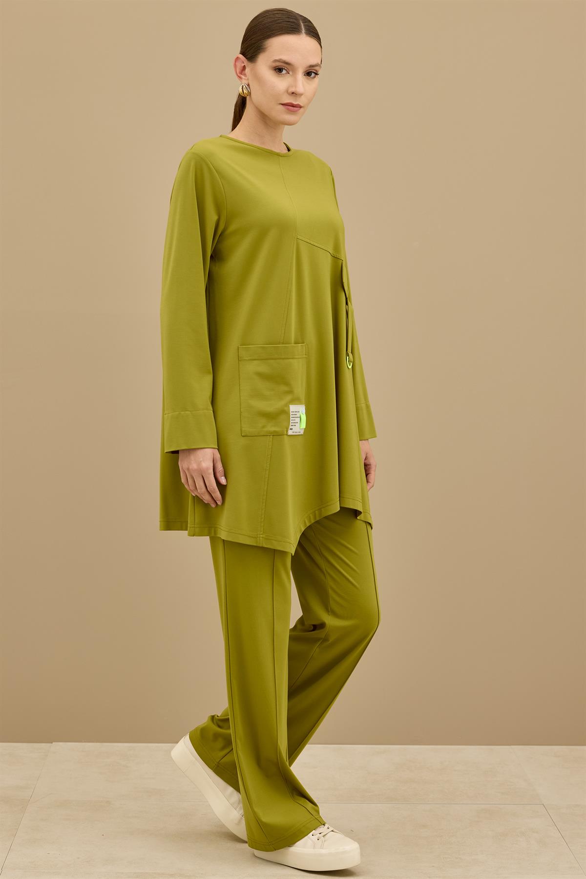 Asimetrik Kesimli Aksesuar Detaylı Takim YEŞİL