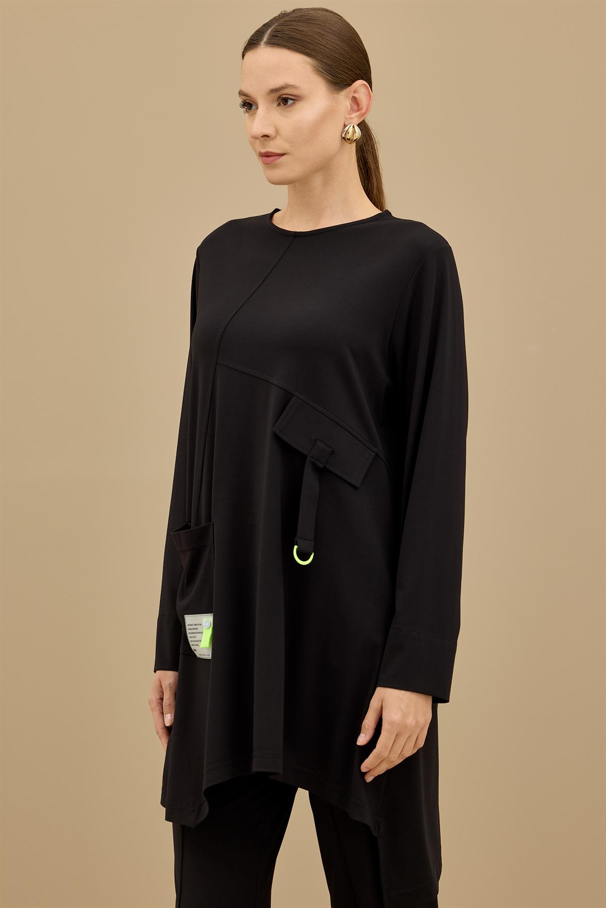 Asimetrik Kesimli Aksesuar Detaylı Takim SİYAH