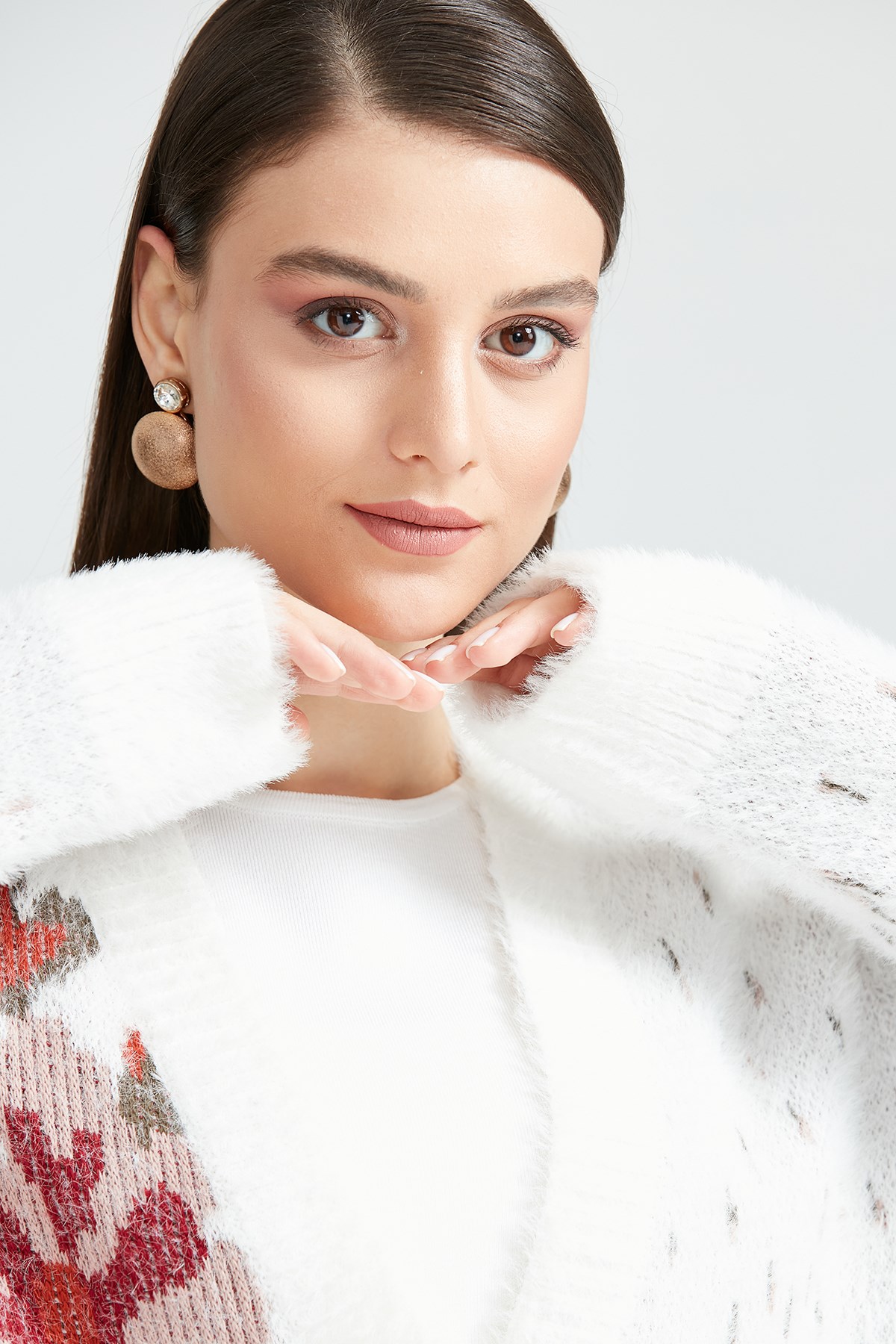 ÇİÇEK DESENLİ HIRKA EKRU