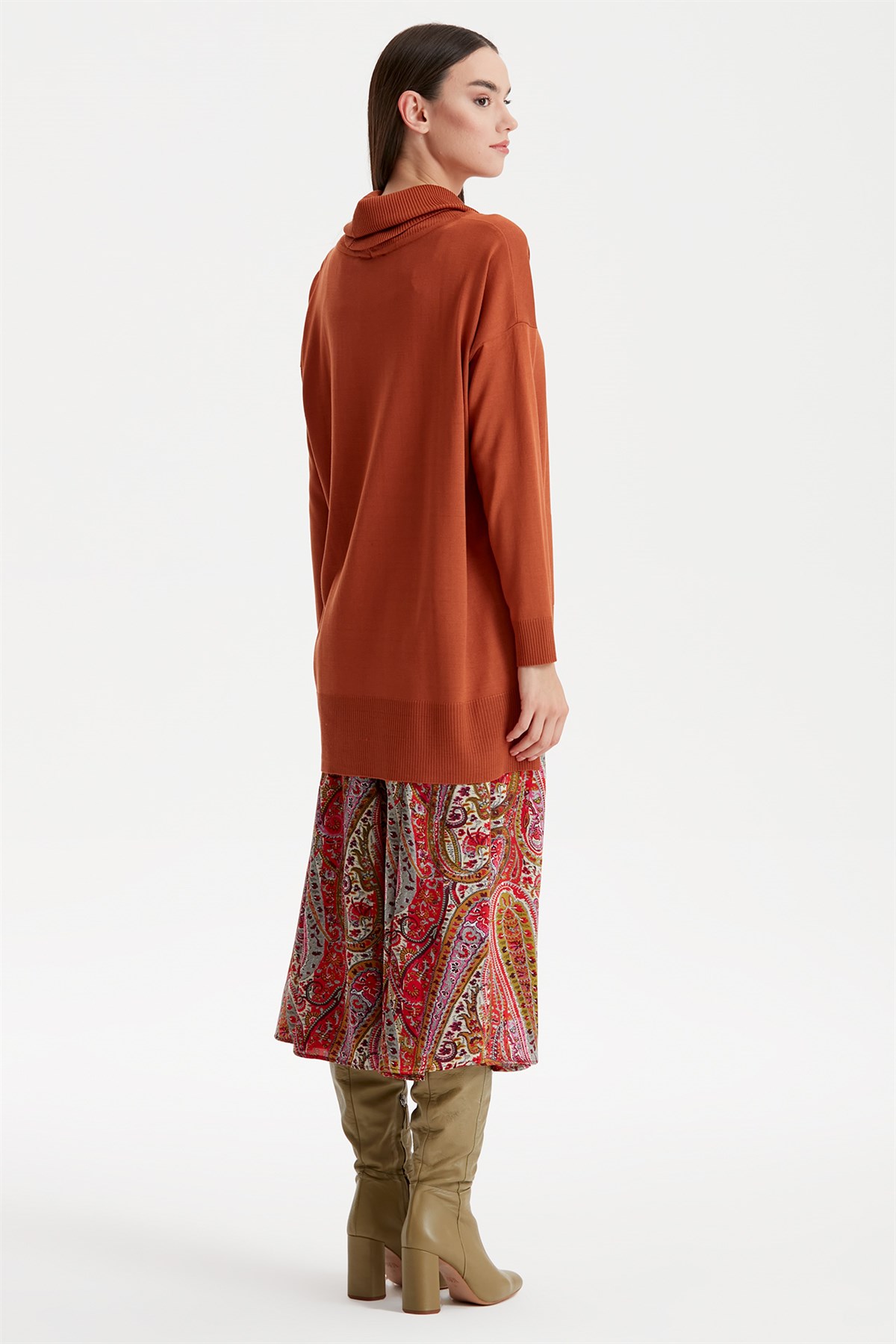 DEGAJE YAKA TRİKO TUNİK TABA