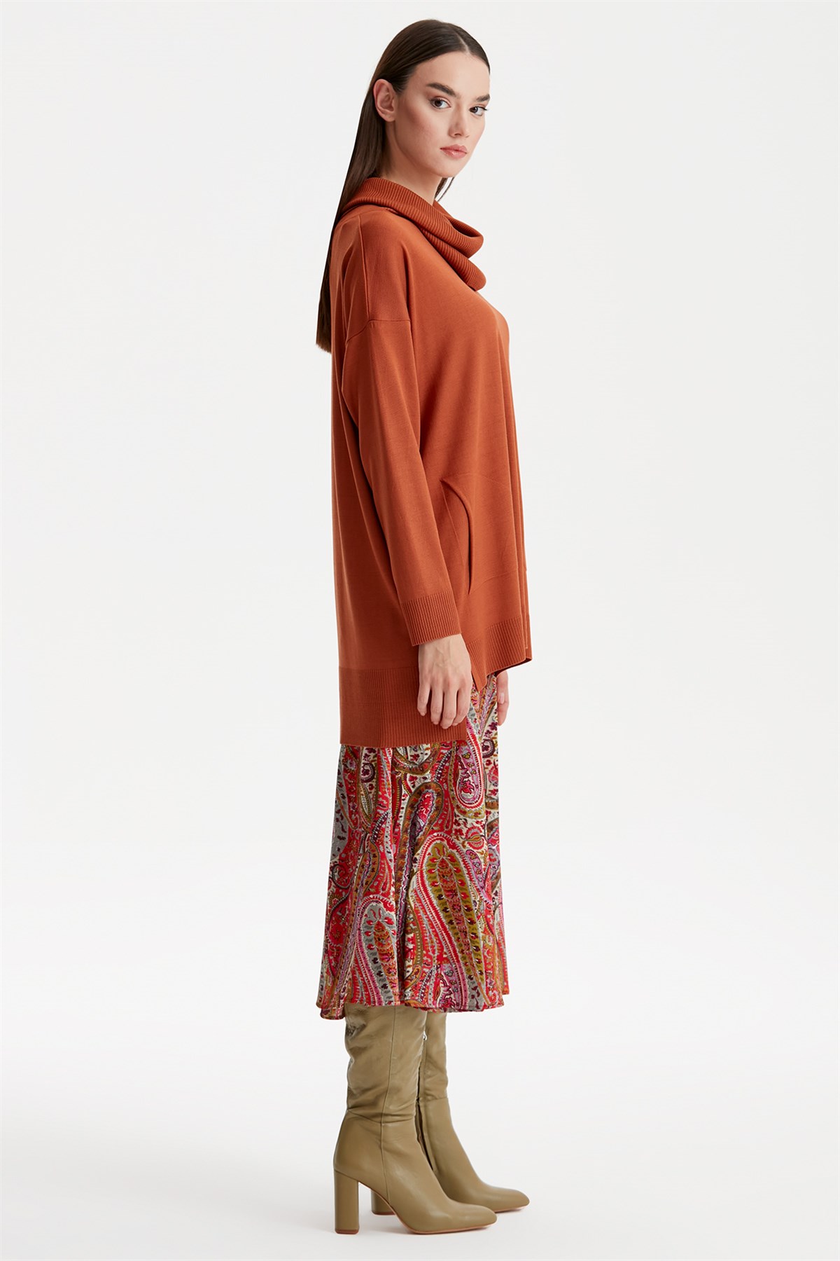 DEGAJE YAKA TRİKO TUNİK TABA