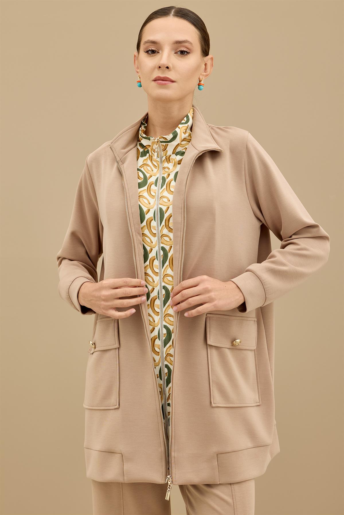 Fermuar Detaylı Emprime Kombinli Pantolonlu Takım CAMEL