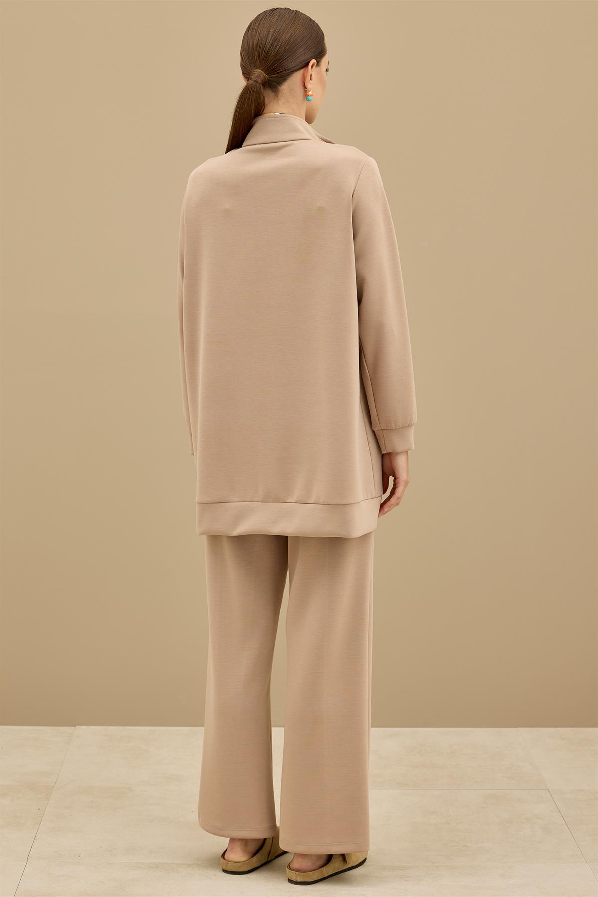 Fermuar Detaylı Emprime Kombinli Pantolonlu Takım CAMEL