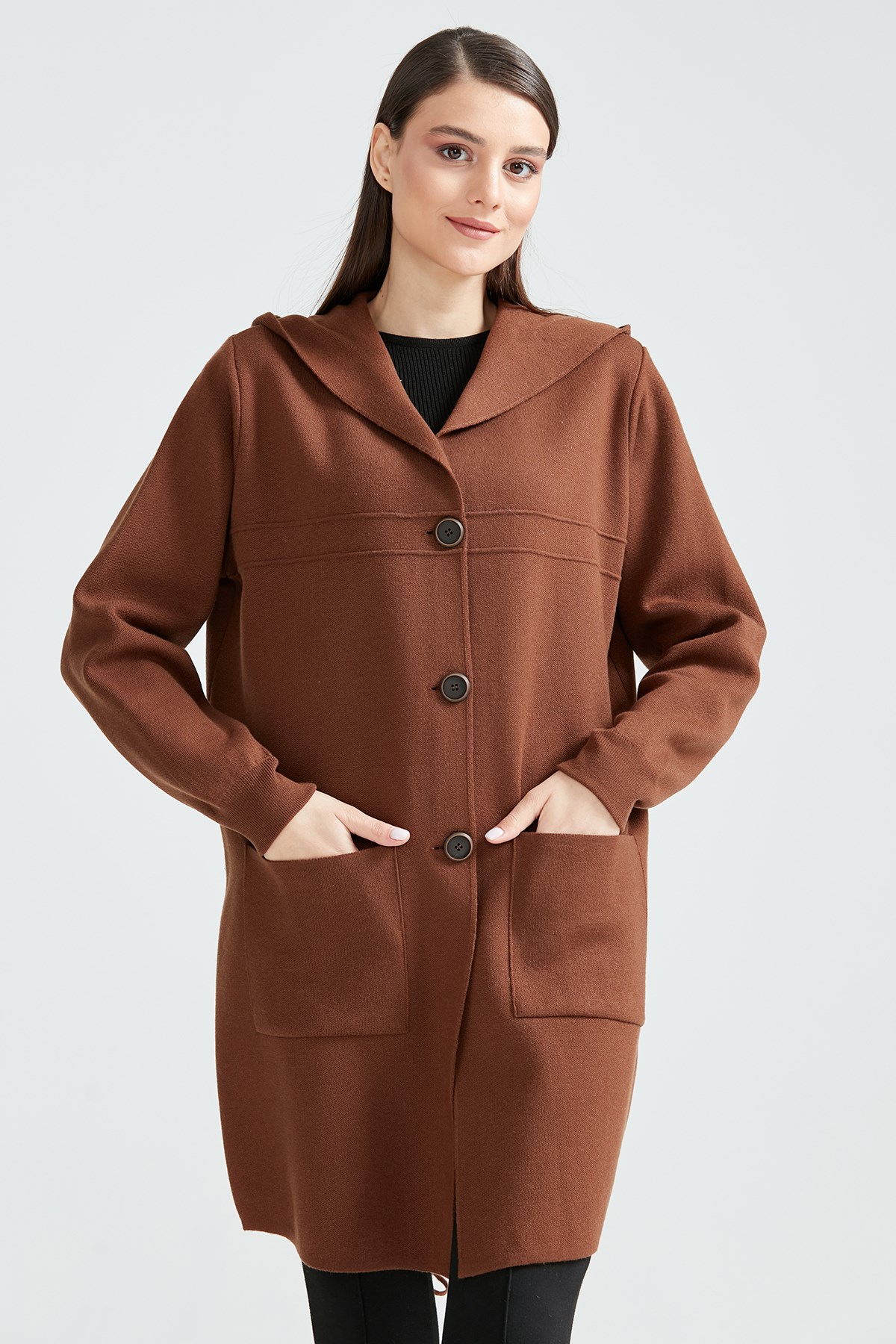 KAPŞONLU ÖNÜ DÜĞMELİ HIRKA KAHVE