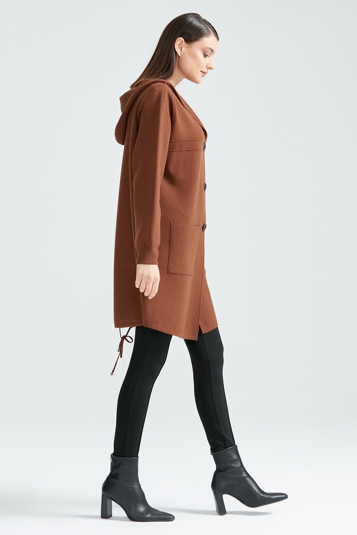 KAPŞONLU ÖNÜ DÜĞMELİ HIRKA KAHVE