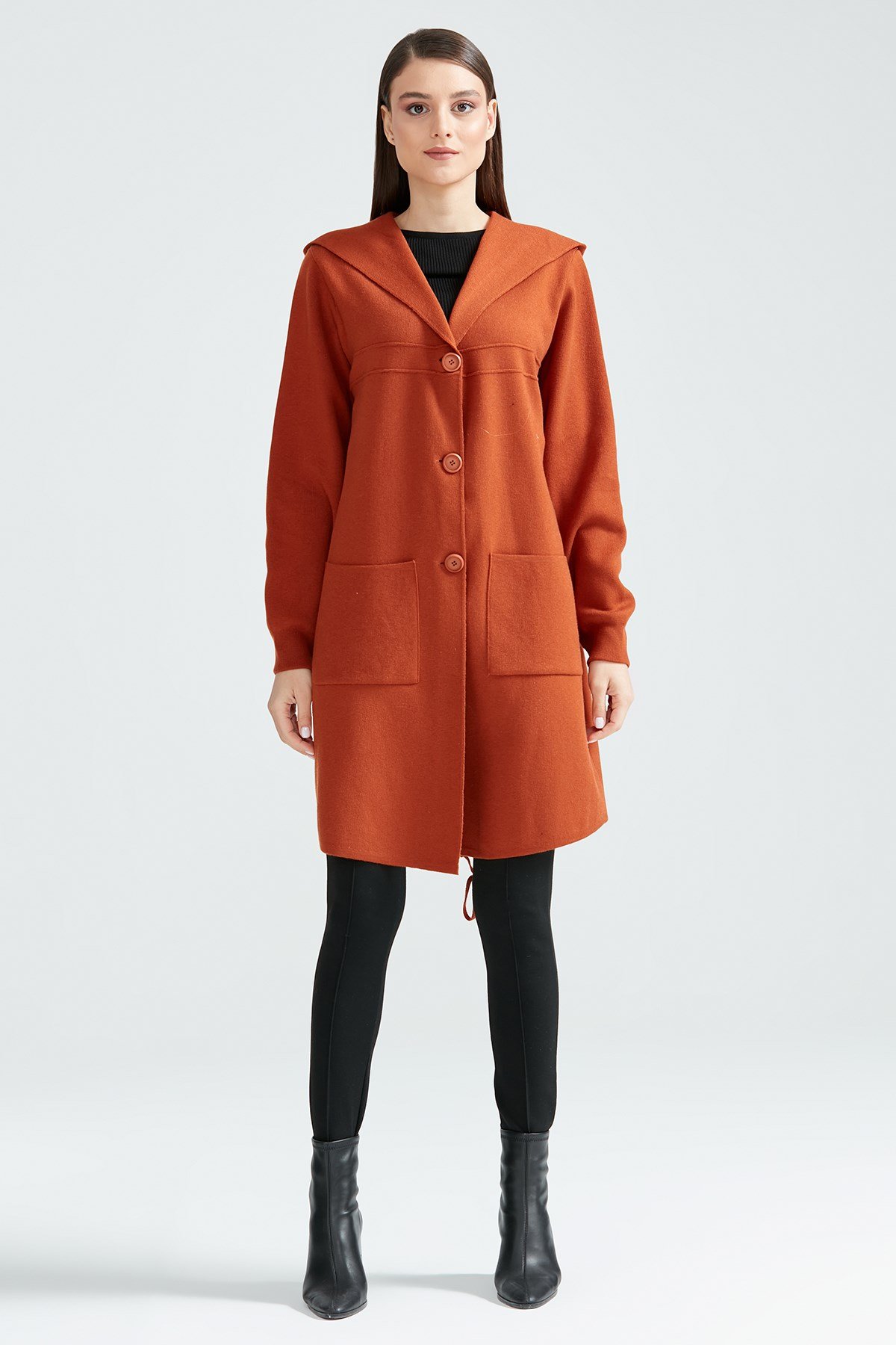 KAPŞONLU ÖNÜ DÜĞMELİ HIRKA KİREMİT