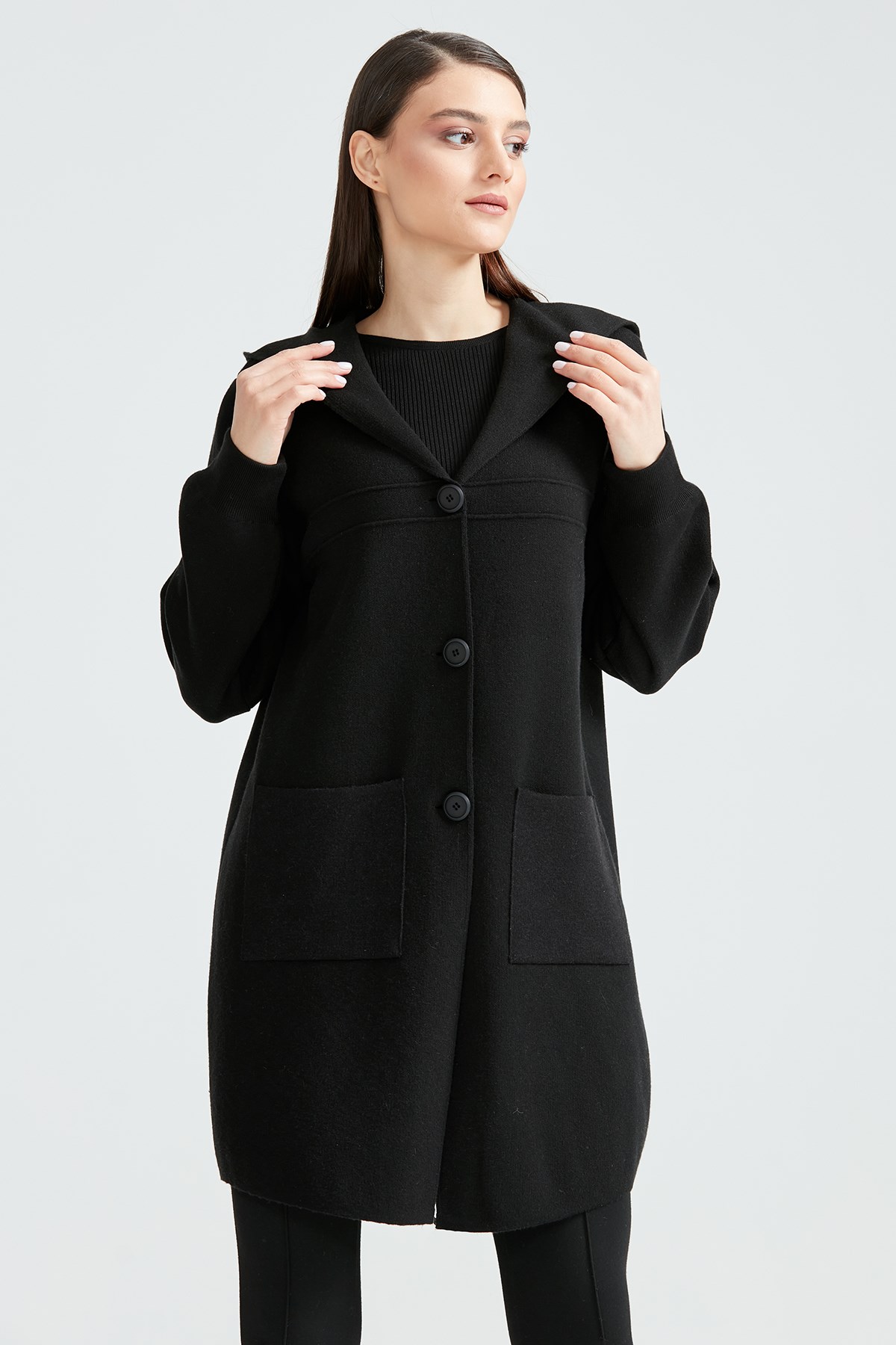 KAPŞONLU ÖNÜ DÜĞMELİ HIRKA SİYAH