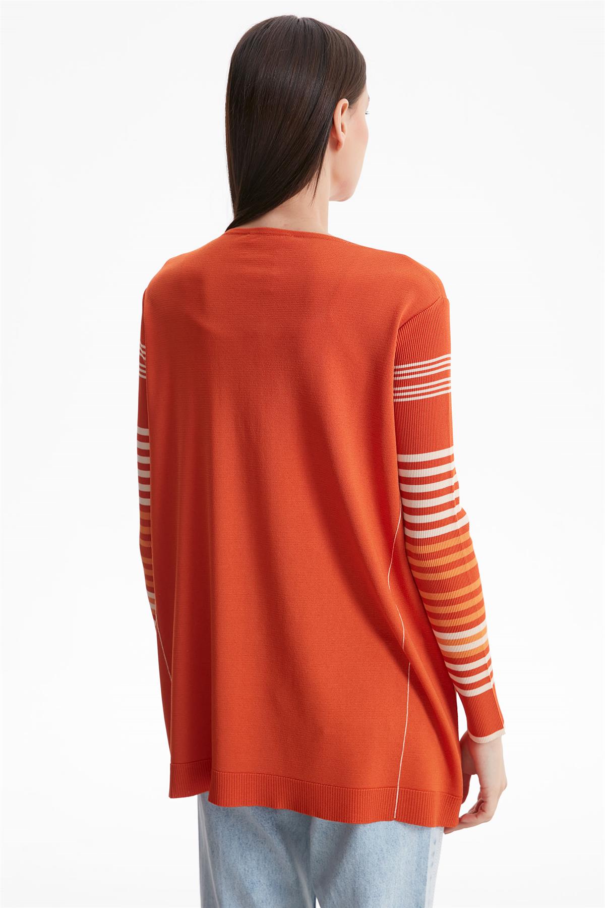 KOLLARI ÇİZGİLİ BASİC RAYON TRİKO TUNİK KİREMİT