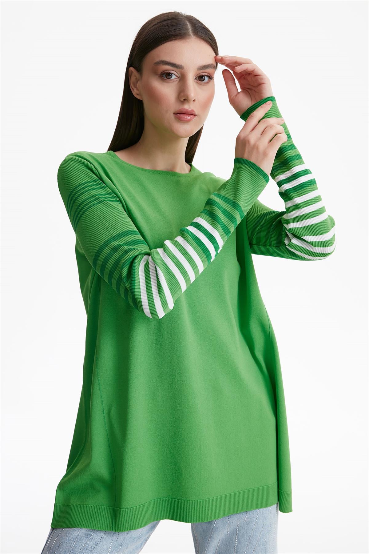 KOLLARI ÇİZGİLİ BASİC RAYON TRİKO TUNİK ELMA YEŞİLİ