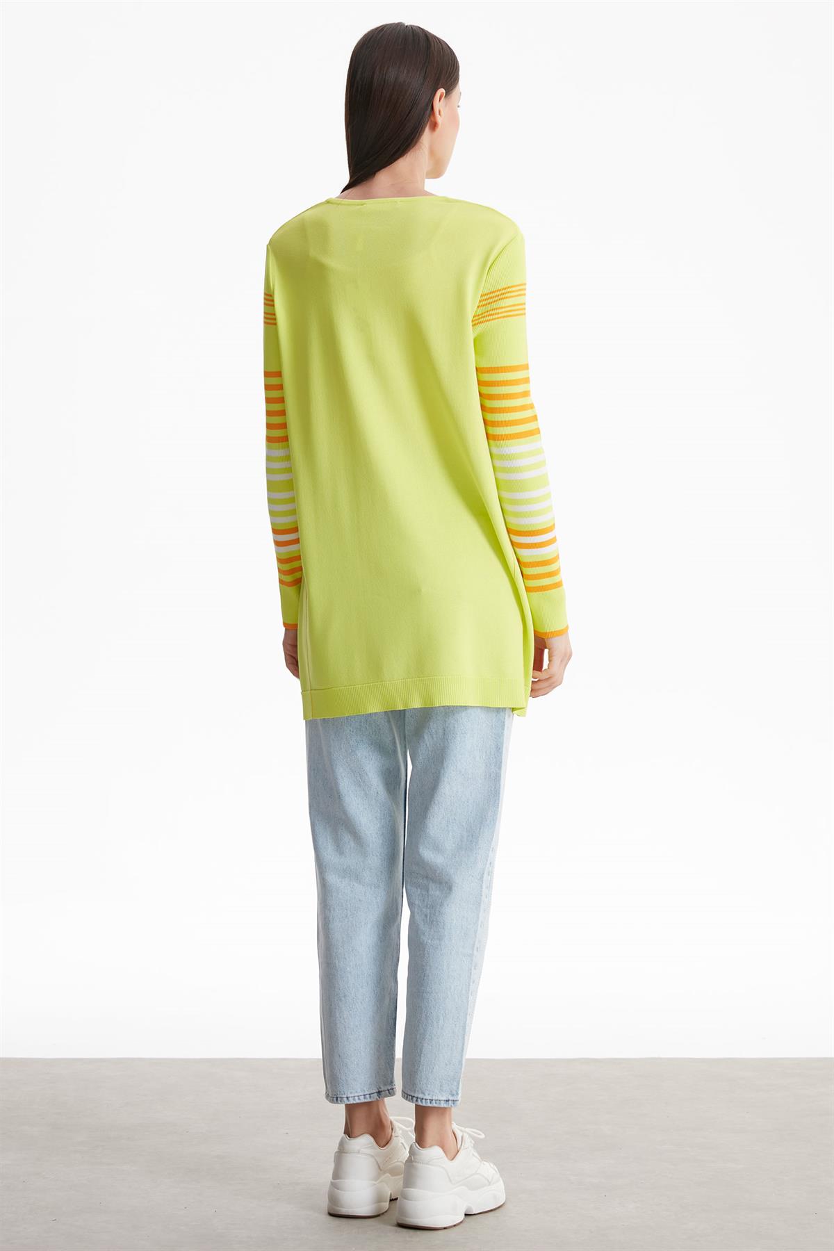 KOLLARI ÇİZGİLİ BASİC RAYON TRİKO TUNİK LIME