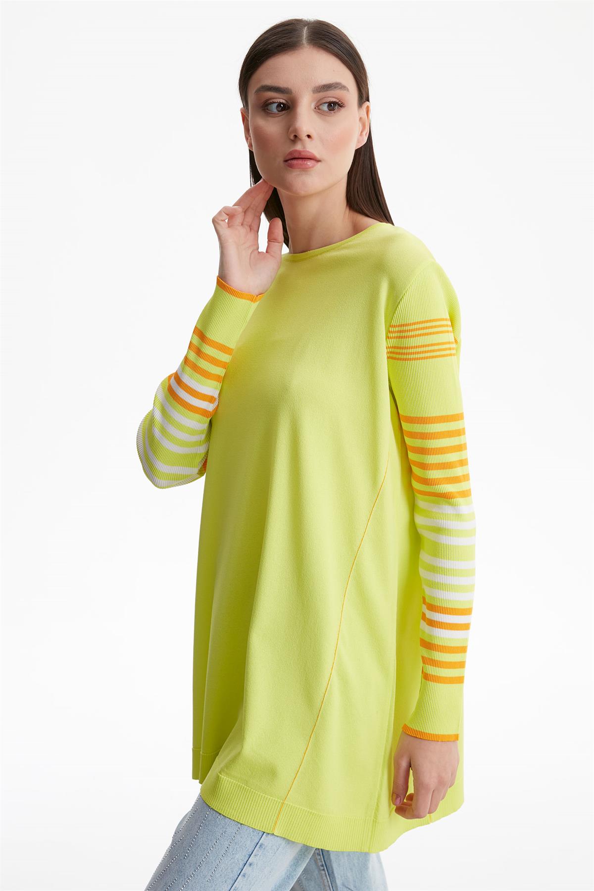 KOLLARI ÇİZGİLİ BASİC RAYON TRİKO TUNİK LIME