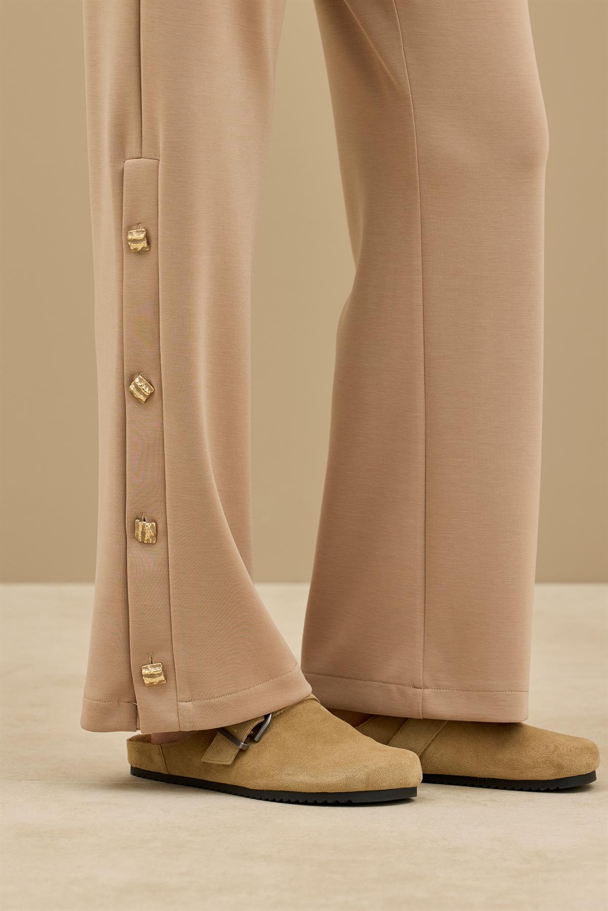 Kraş Mixli Düğme Detaylı Pantolonlu Takım CAMEL