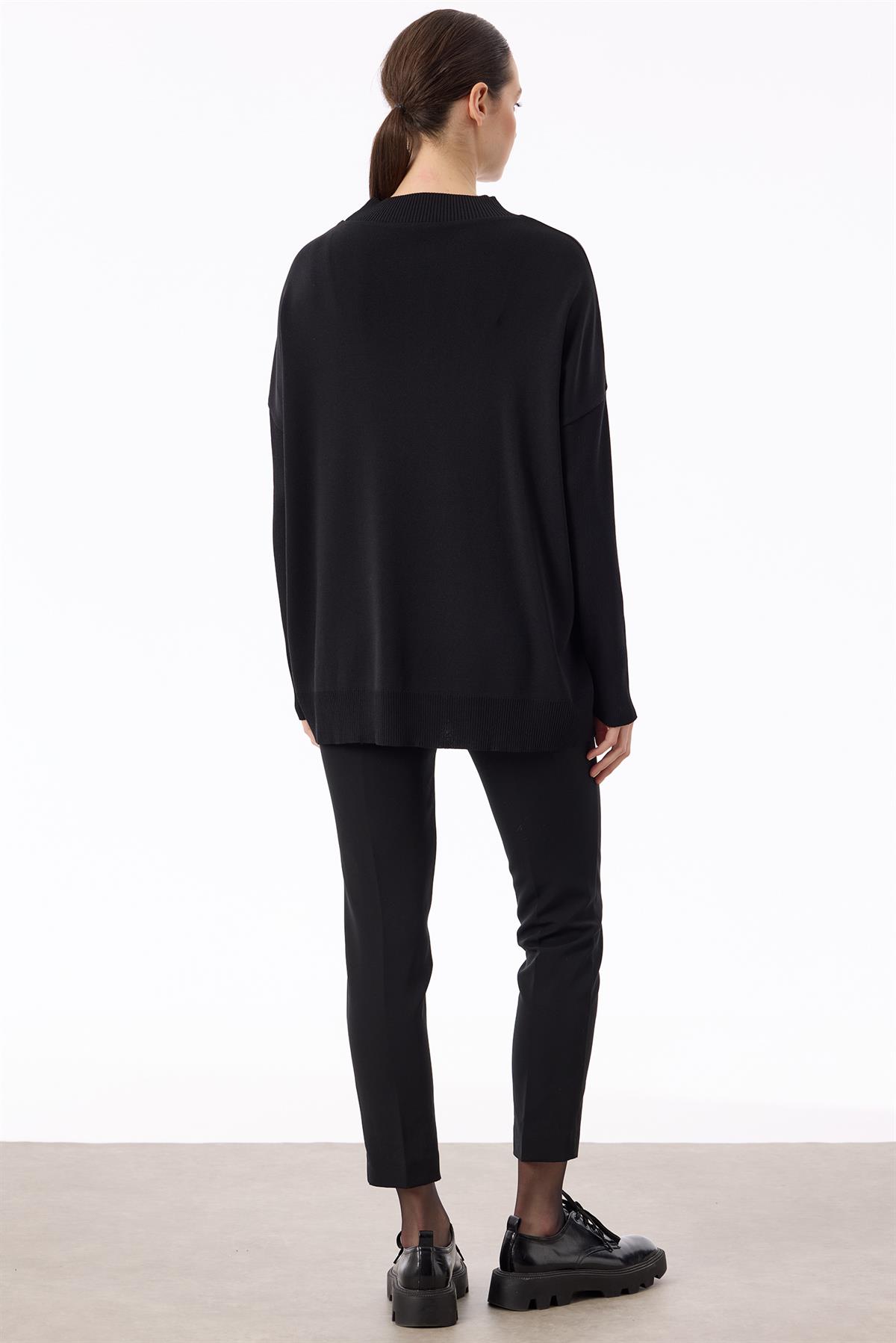 Kumaş Garnili Rayon Bluz SİYAH