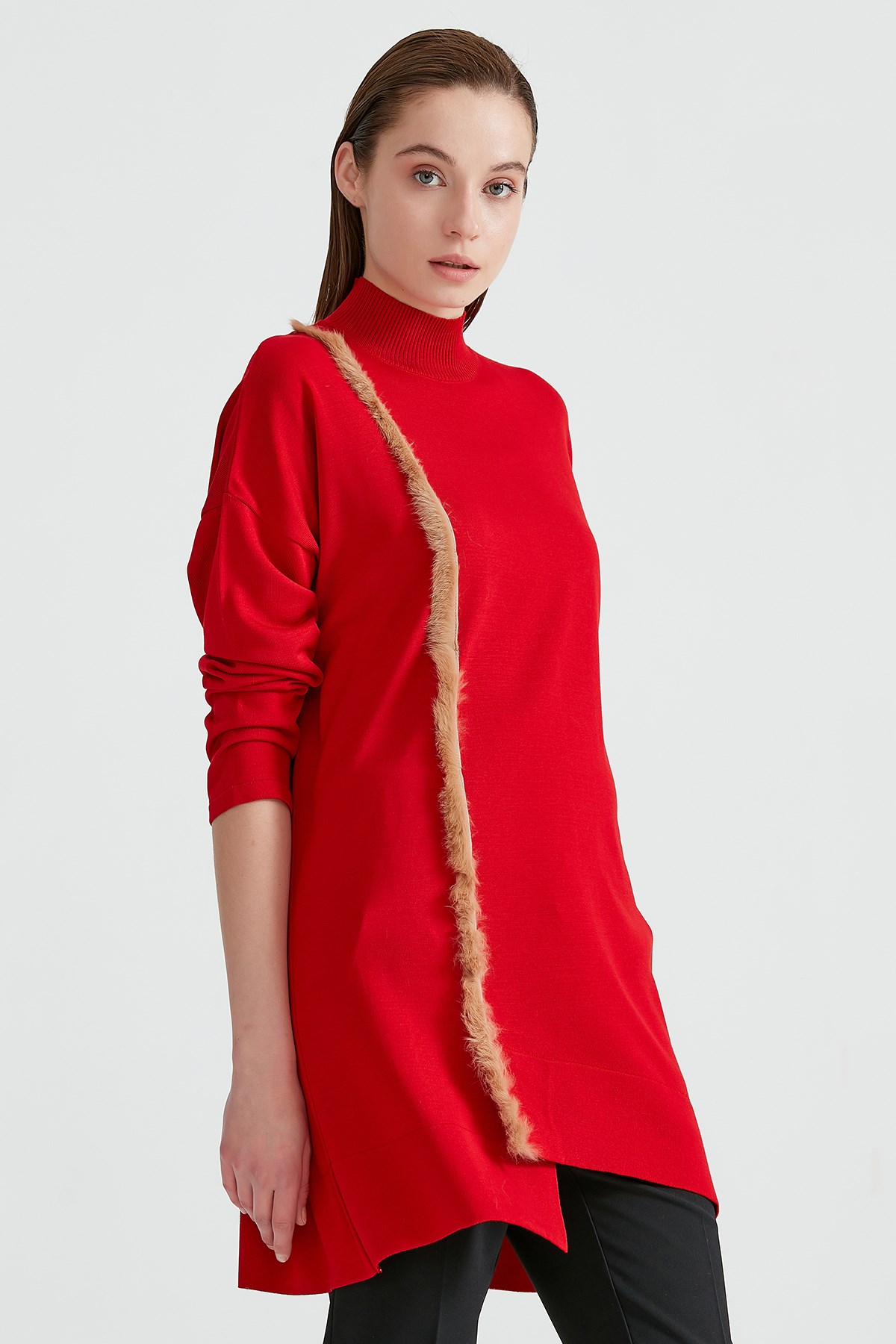 KÜRK DETAYLI TRİKO TUNİK KIRMIZI