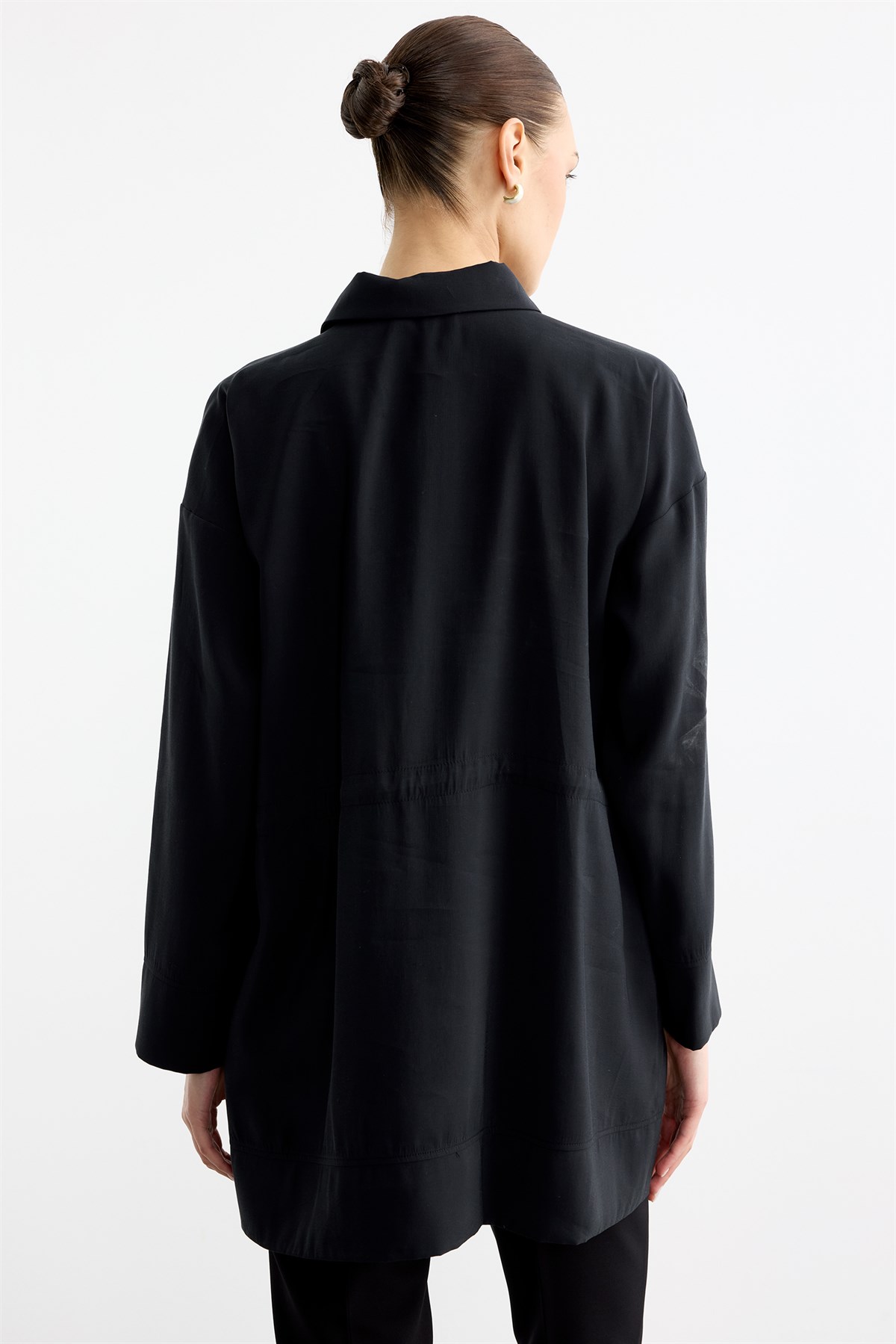 Metal Düğmeli Boncuk Nakışlı Belden Büzgülü Kap SİYAH