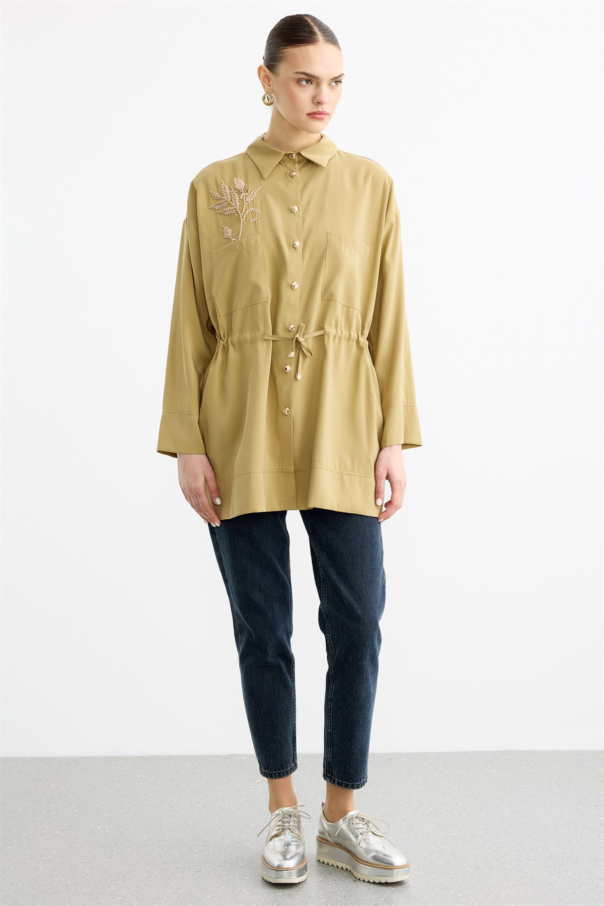 Metal Düğmeli Boncuk Nakışlı Belden Büzgülü Kap OLİVE