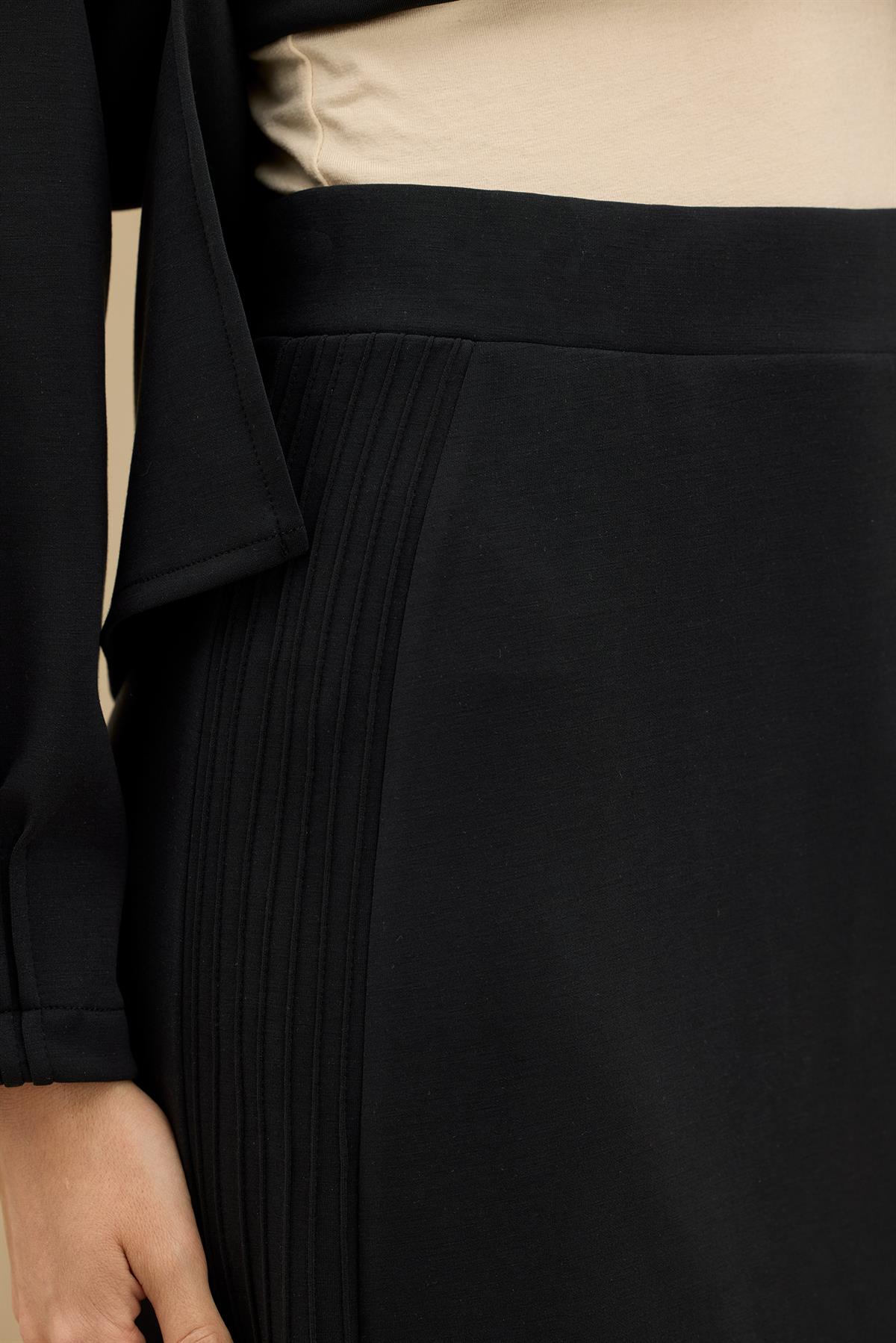 NERVÜR DETAYLI ETEKLİ TAKIM SİYAH