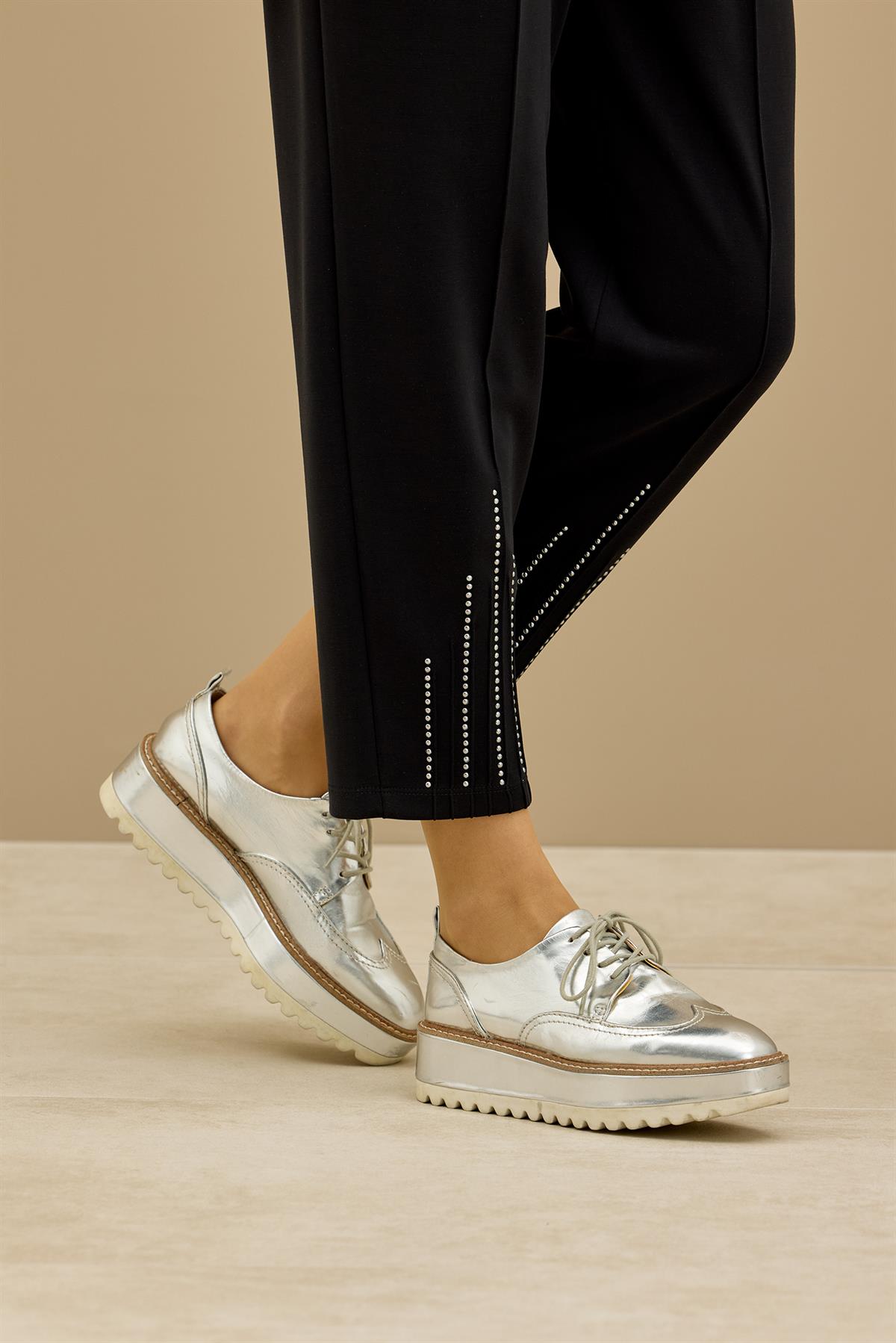 Nervürleri Metal Drop Süslemeli Takım SİYAH