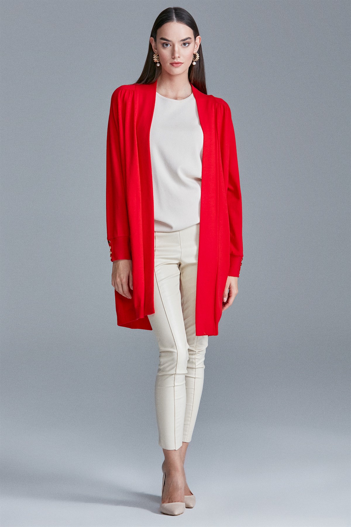 OMUZLARI BÜZGÜ DETAYLI TRİKO HIRKA KIRMIZI