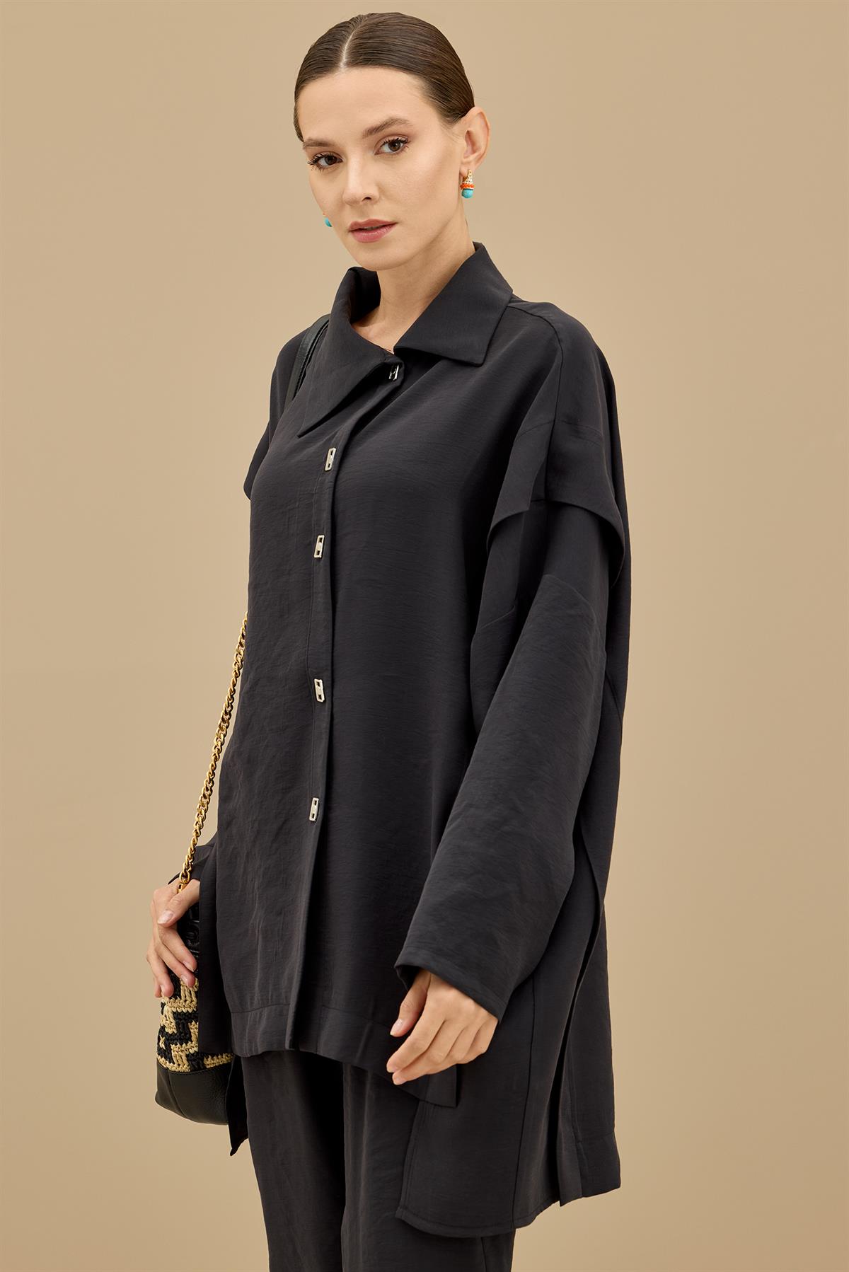 Önden Çıtçıtlı Asimetrik Oversize Takım SİYAH