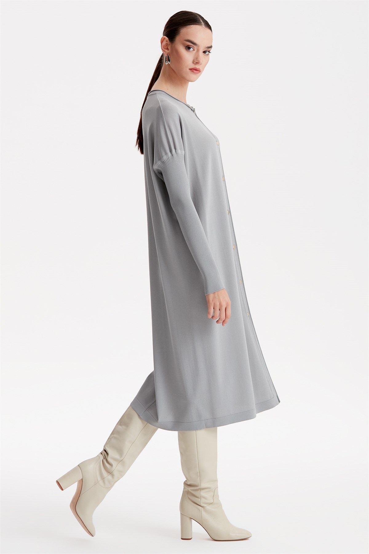 ÖNDEN DÜĞMELİ RAYON HIRKA GRİ