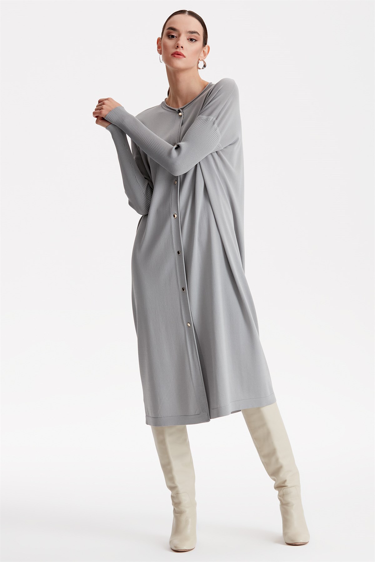 ÖNDEN DÜĞMELİ RAYON HIRKA GRİ