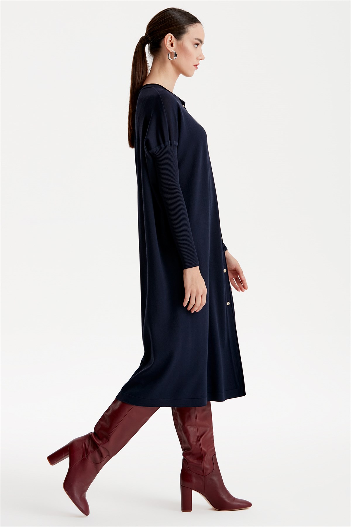 ÖNDEN DÜĞMELİ RAYON HIRKA LACİVERT