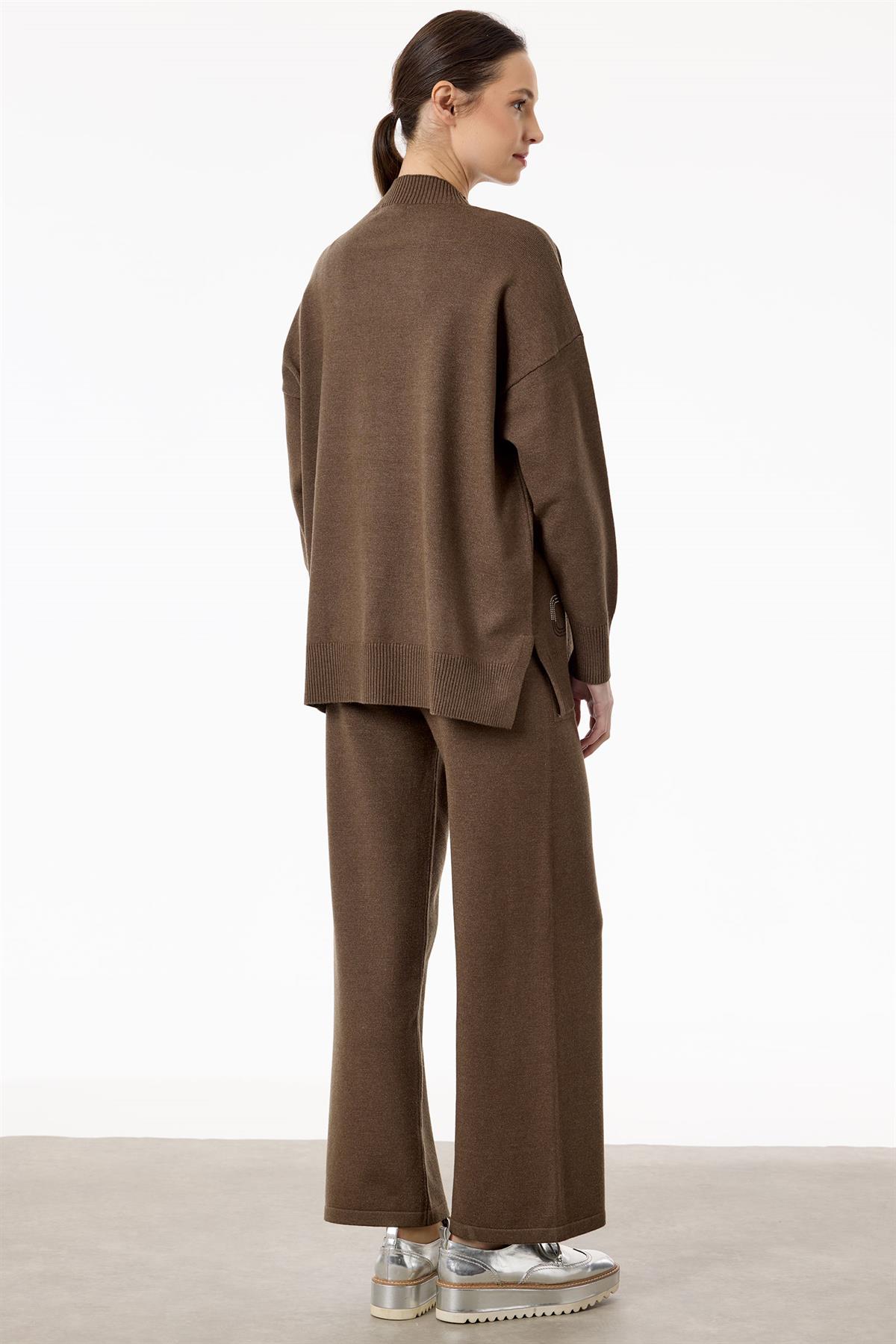 Önü Geometrik Payetli Pantolonlu Triko Takım KAHVE