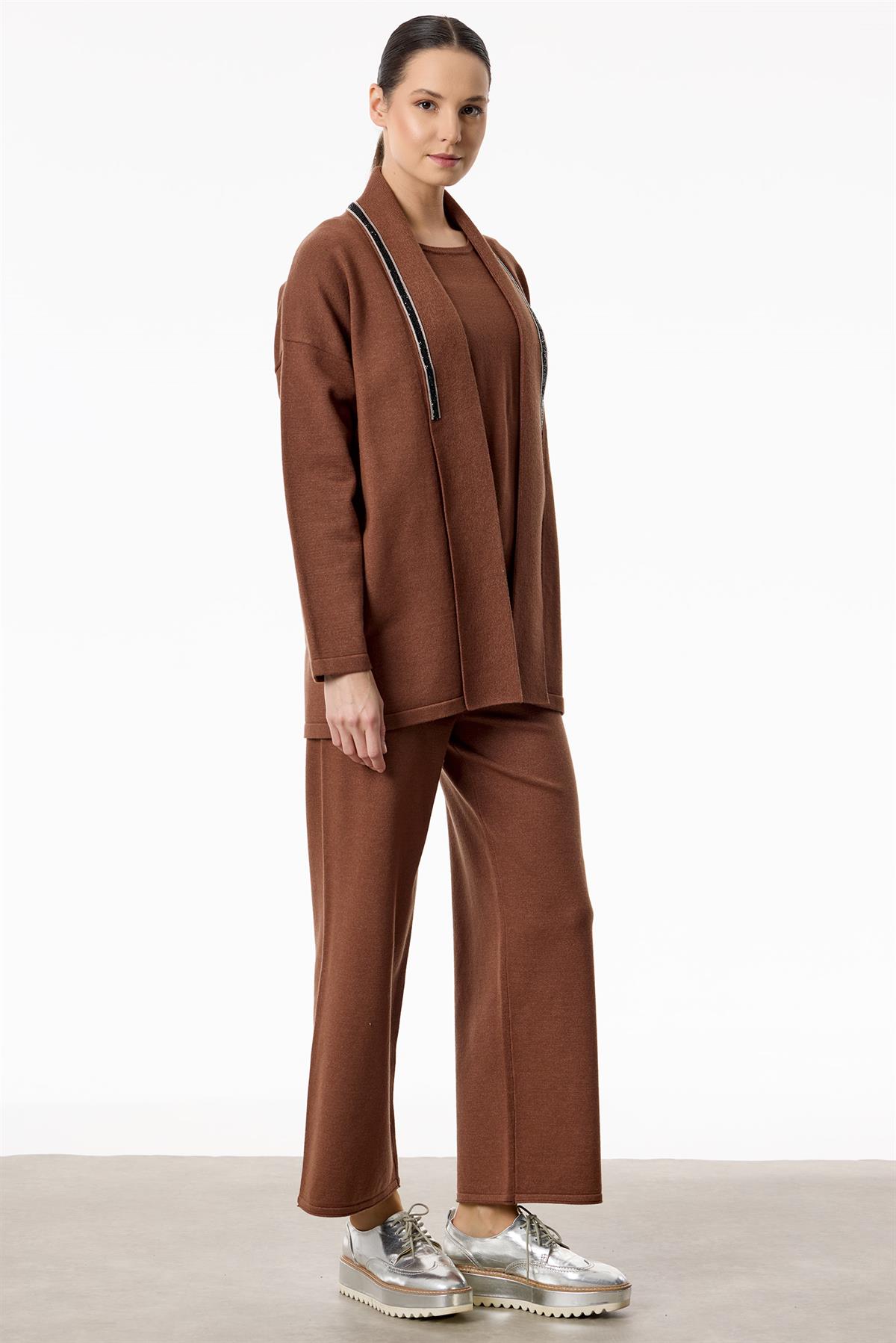 Önü Taş Şeritli 3lü Triko Takım KAHVE