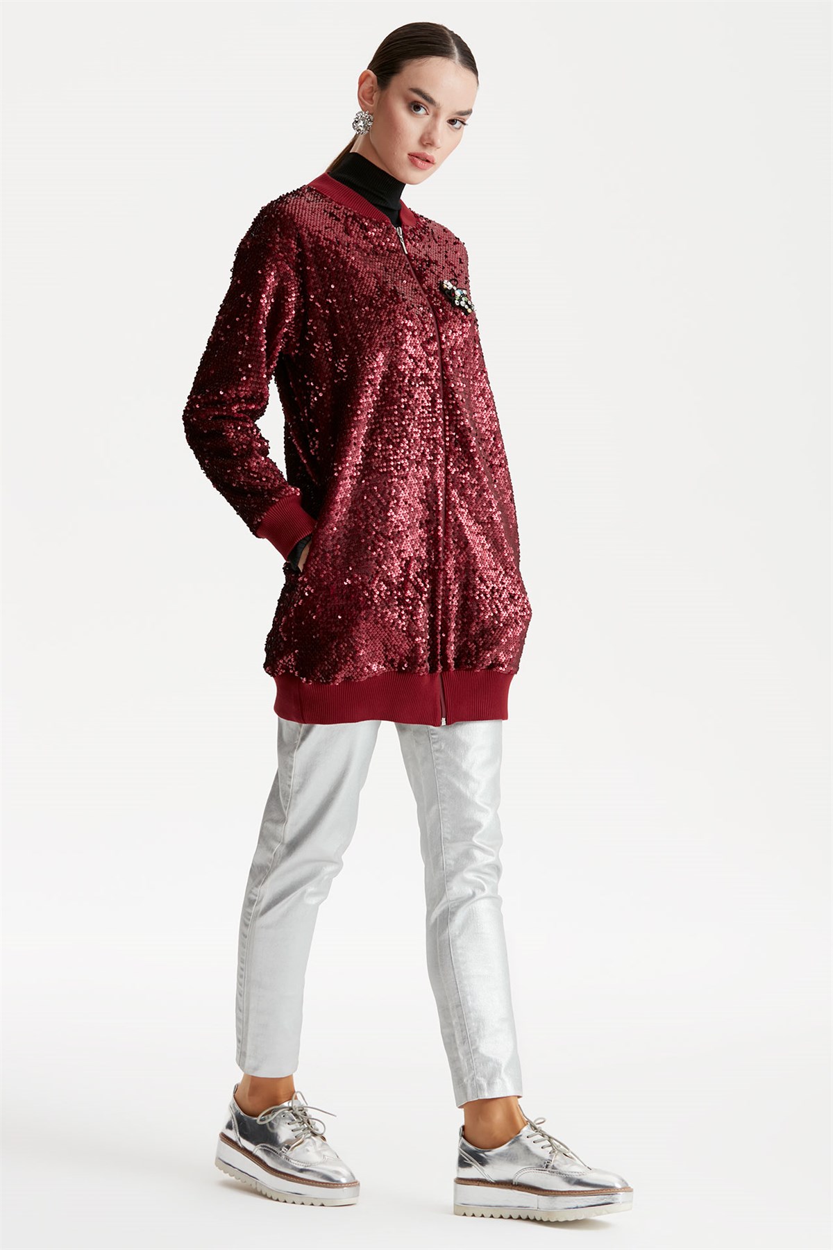 RİBANA DETAYLI PULLU BOMBER CEKET BORDO