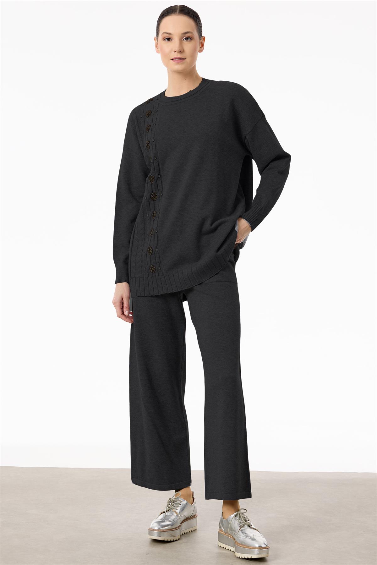 Saç Örgüsü Üzerine Taş Baskılı Pantolonlu Triko Takım SİYAH
