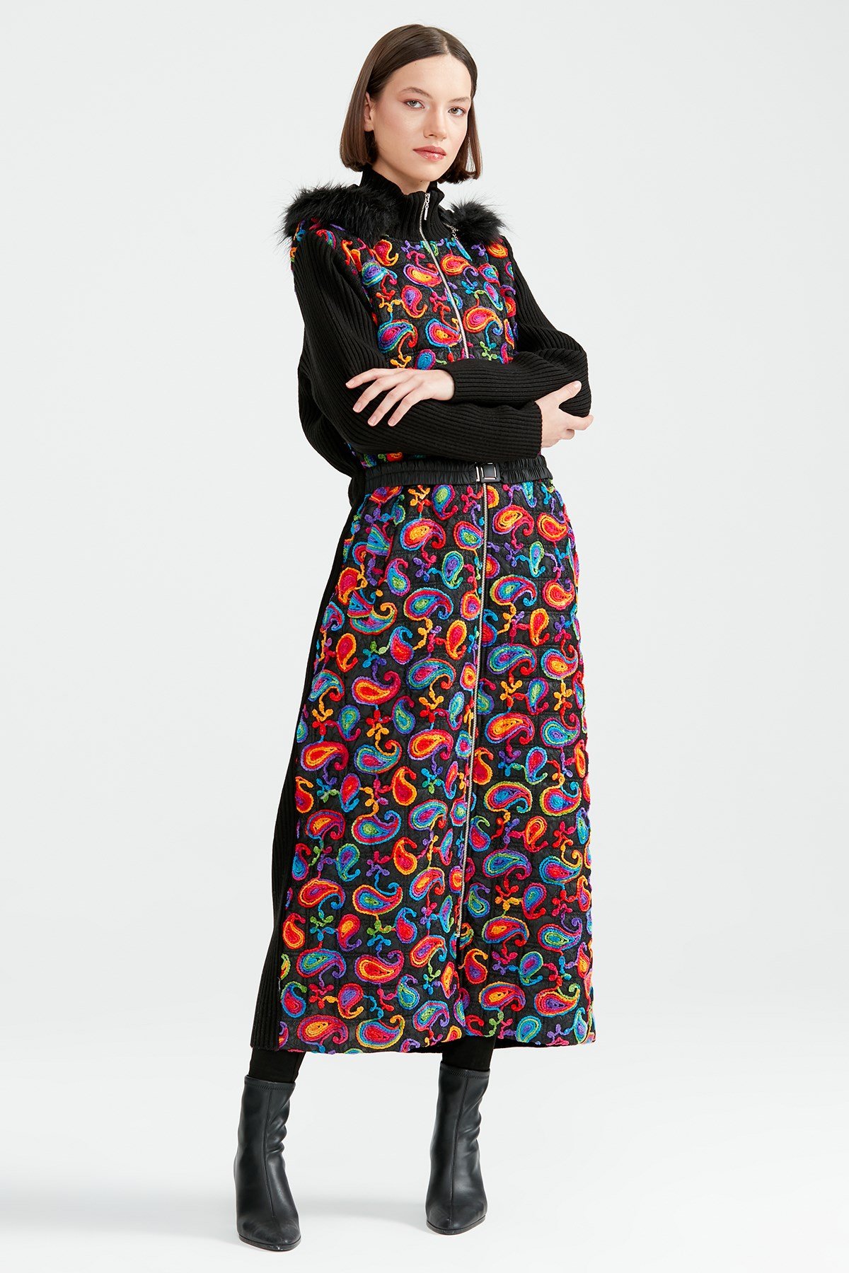 ŞAL DESENLİ KAPİTONELİ TRİKO KABAN SİYAH