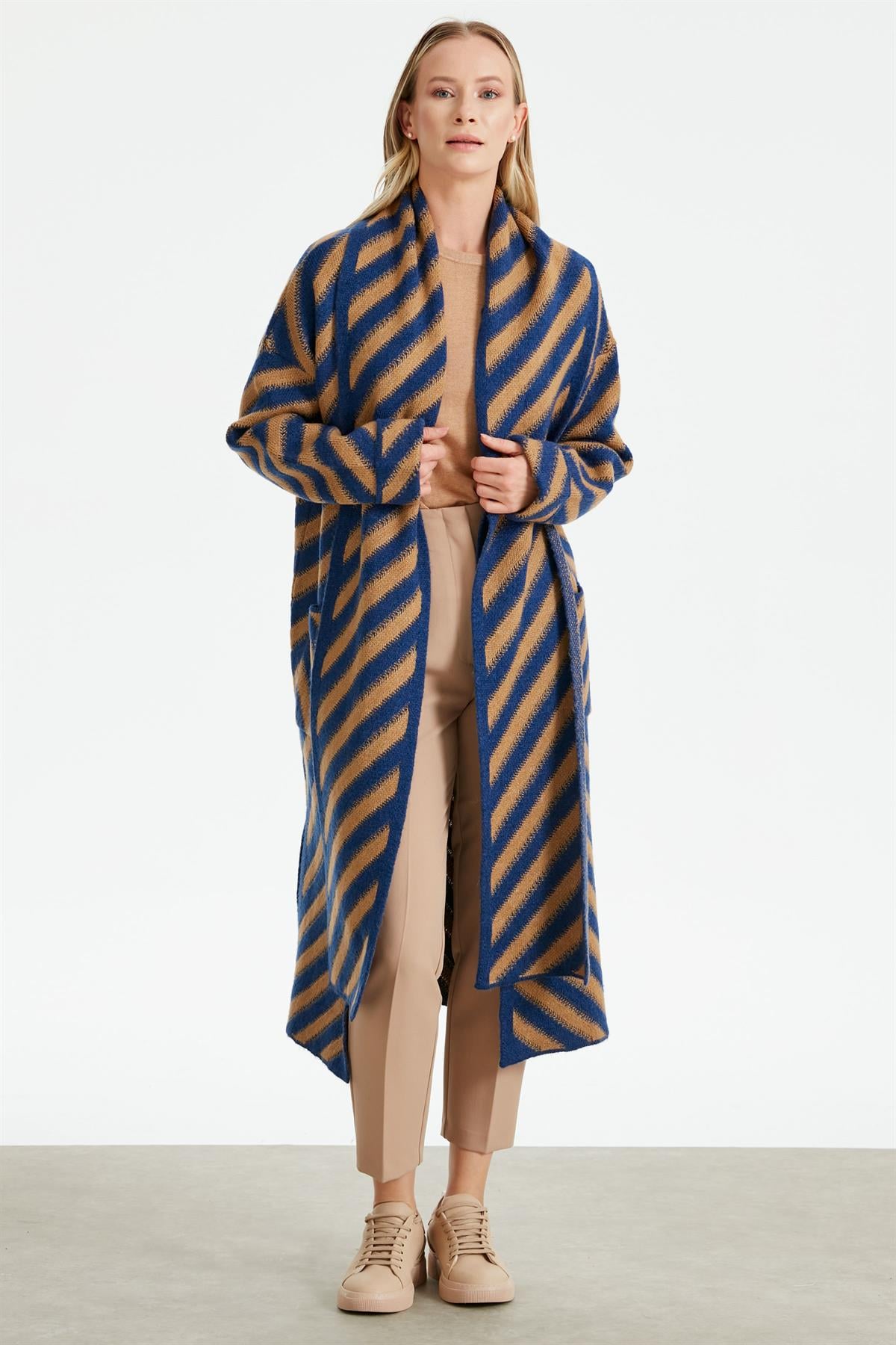 VEREV ÇİZGİLİ UZUN TRİKO HIRKA CAMEL
