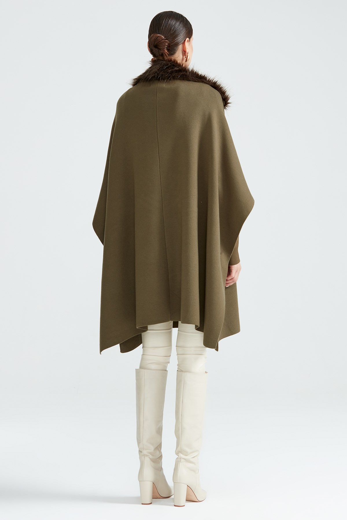 Yakası Kürklü Dört Düğmeli Panço HAKİ