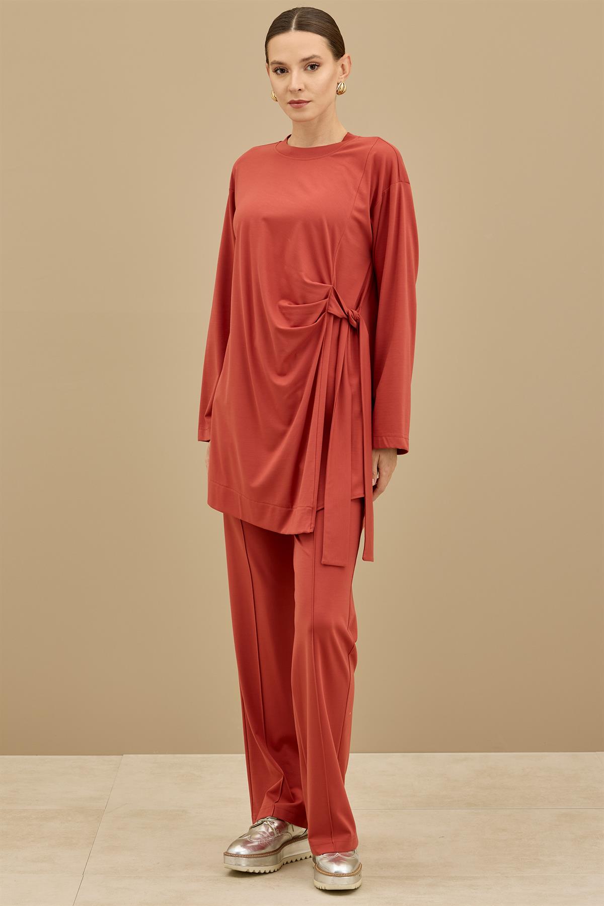 Yandan Bağlamalı Dublesi Kollu Takım KİREMİT