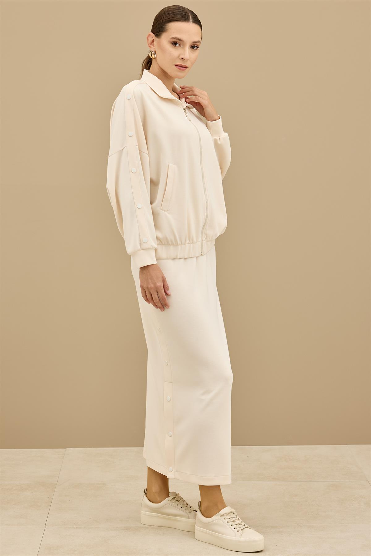 Yanları Çıtçıt Detaylı Önden Fermuarlı Etekli Takım BEJ