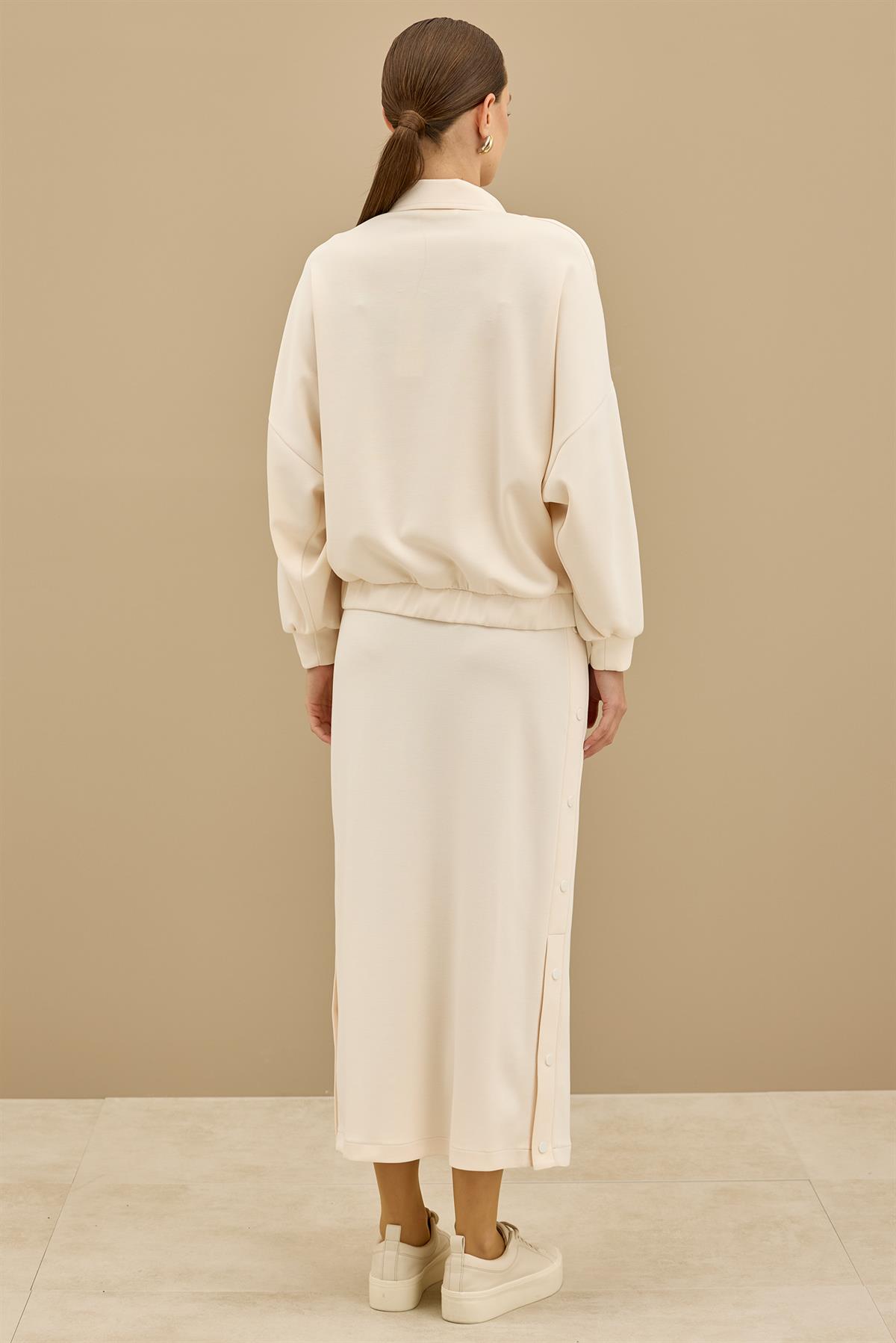 Yanları Çıtçıt Detaylı Önden Fermuarlı Etekli Takım BEJ