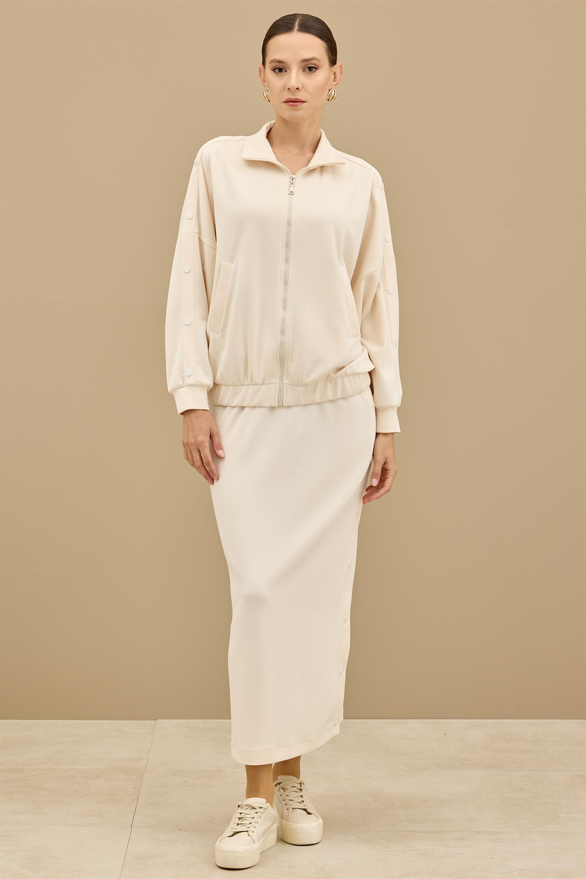 Yanları Çıtçıt Detaylı Önden Fermuarlı Etekli Takım BEJ