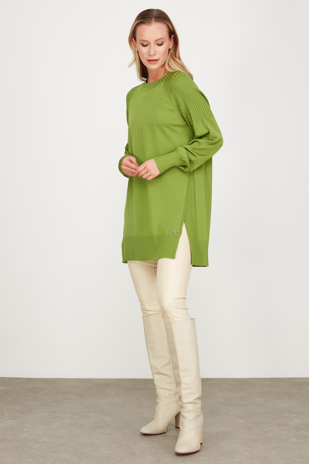 YANLARI YIRTMAÇLI RAYON TUNİK YEŞİL