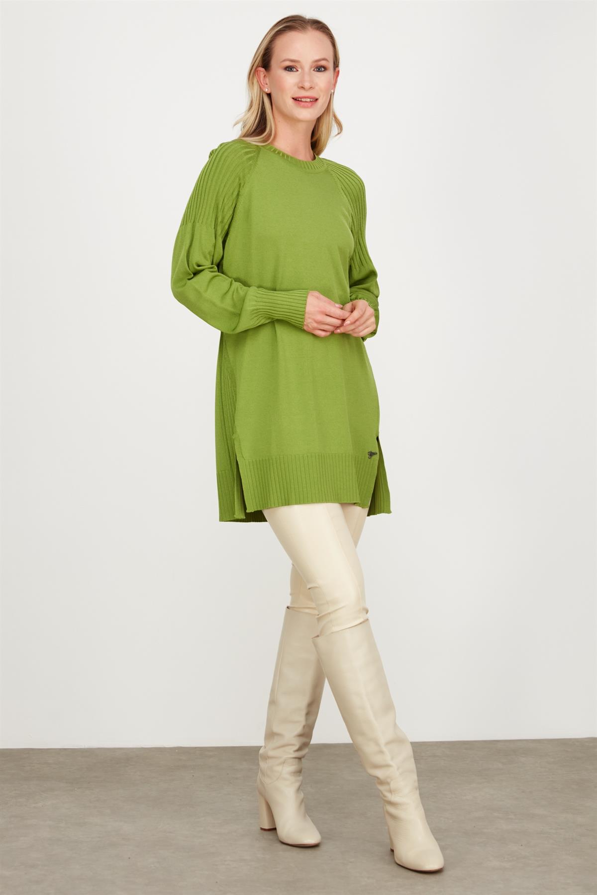 YANLARI YIRTMAÇLI RAYON TUNİK YEŞİL