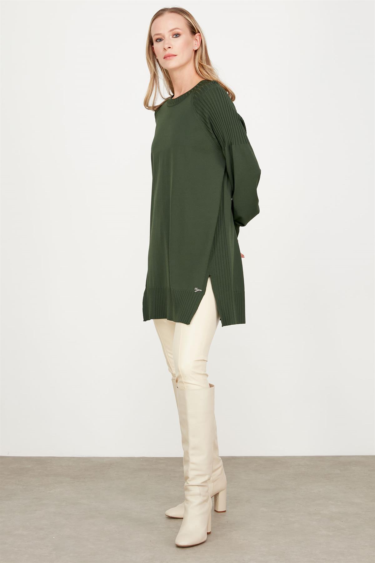 YANLARI YIRTMAÇLI RAYON TUNİK ZÜMRÜT