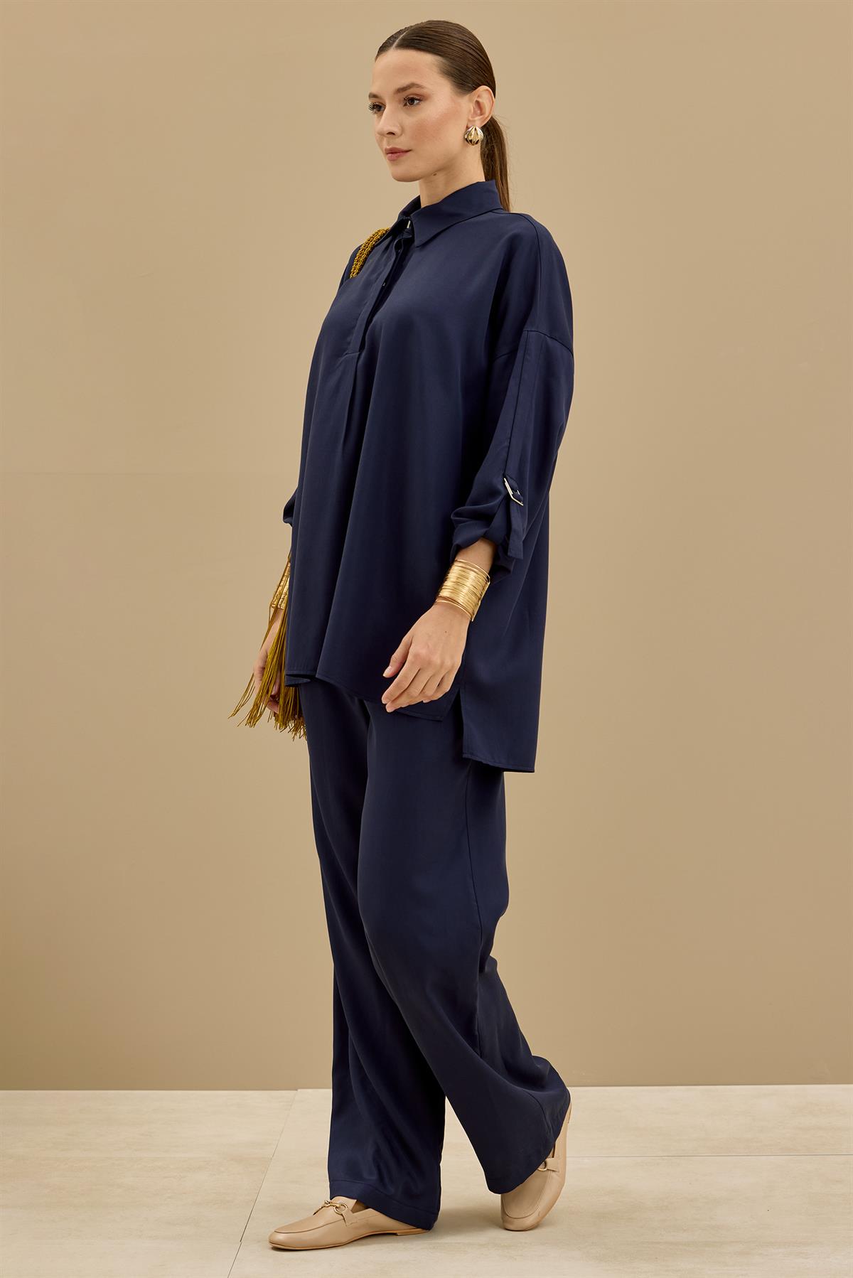 Yarım Patlı Apoletli Pantolon Tunik Takım LACİVERT