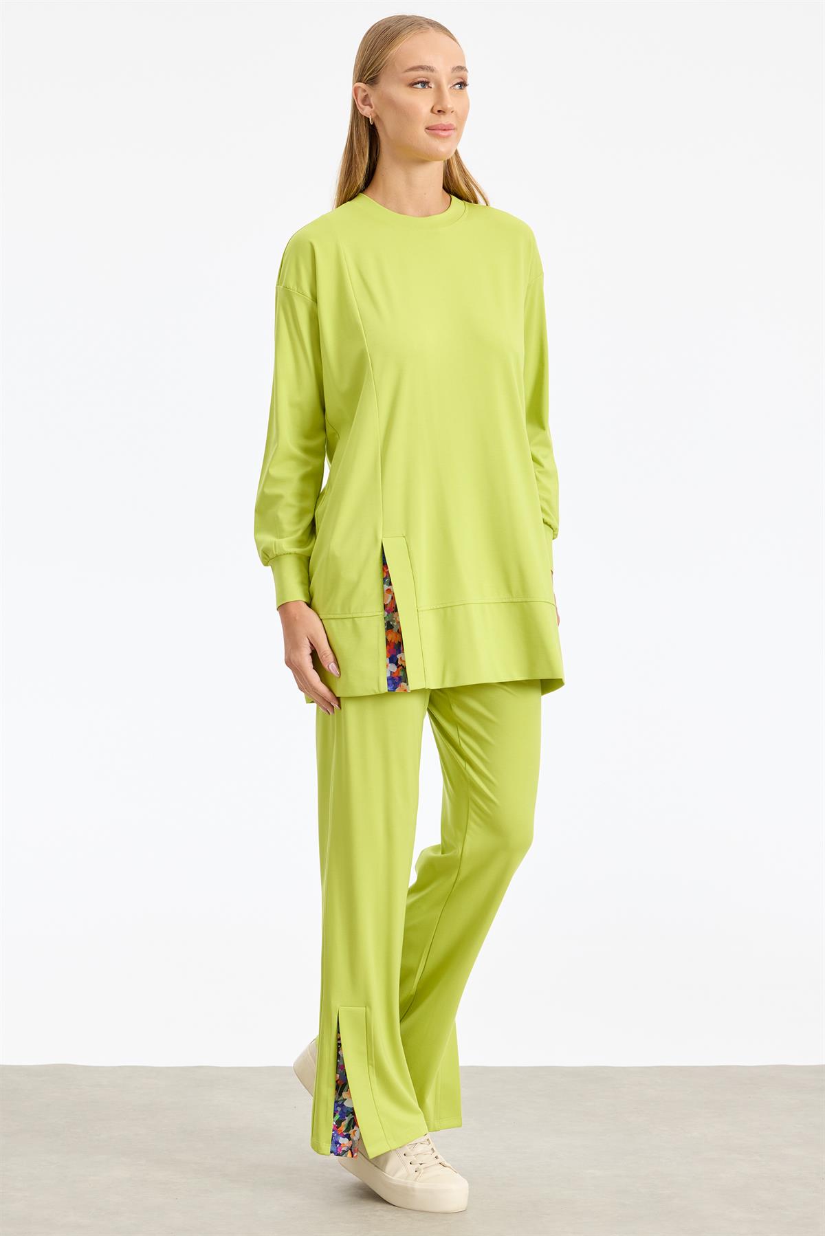 Yırtmacı Çiçek Kombinli Örme Takım ASİT