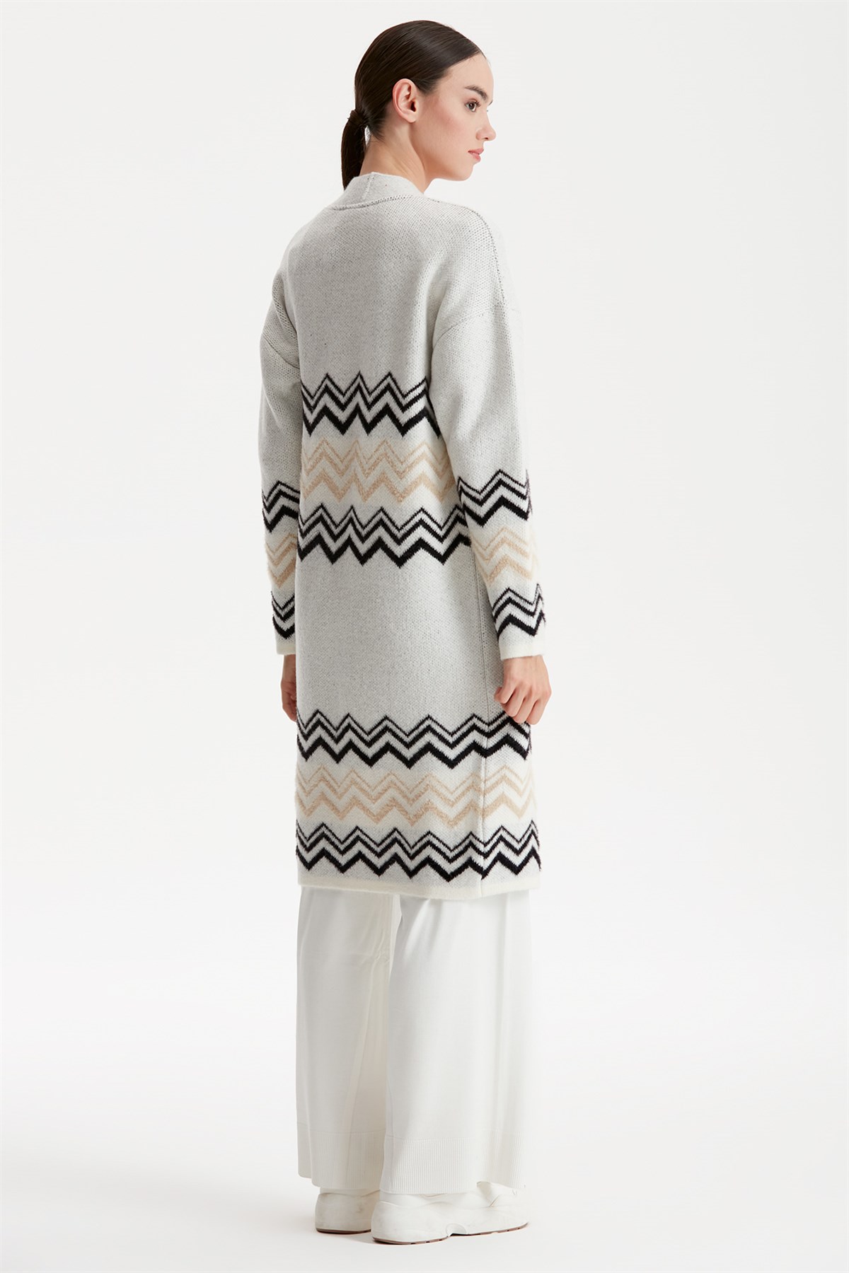 ZİKZAK ÇİZGİ DETAYLI TRİKO HIRKA EKRU