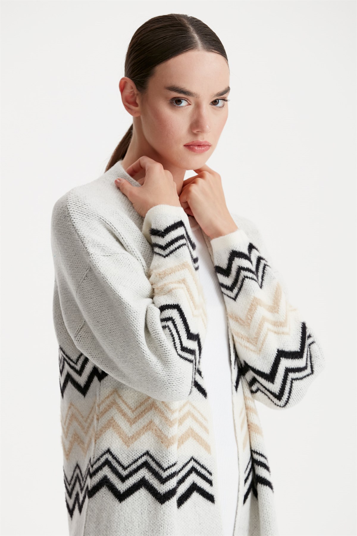 ZİKZAK ÇİZGİ DETAYLI TRİKO HIRKA EKRU