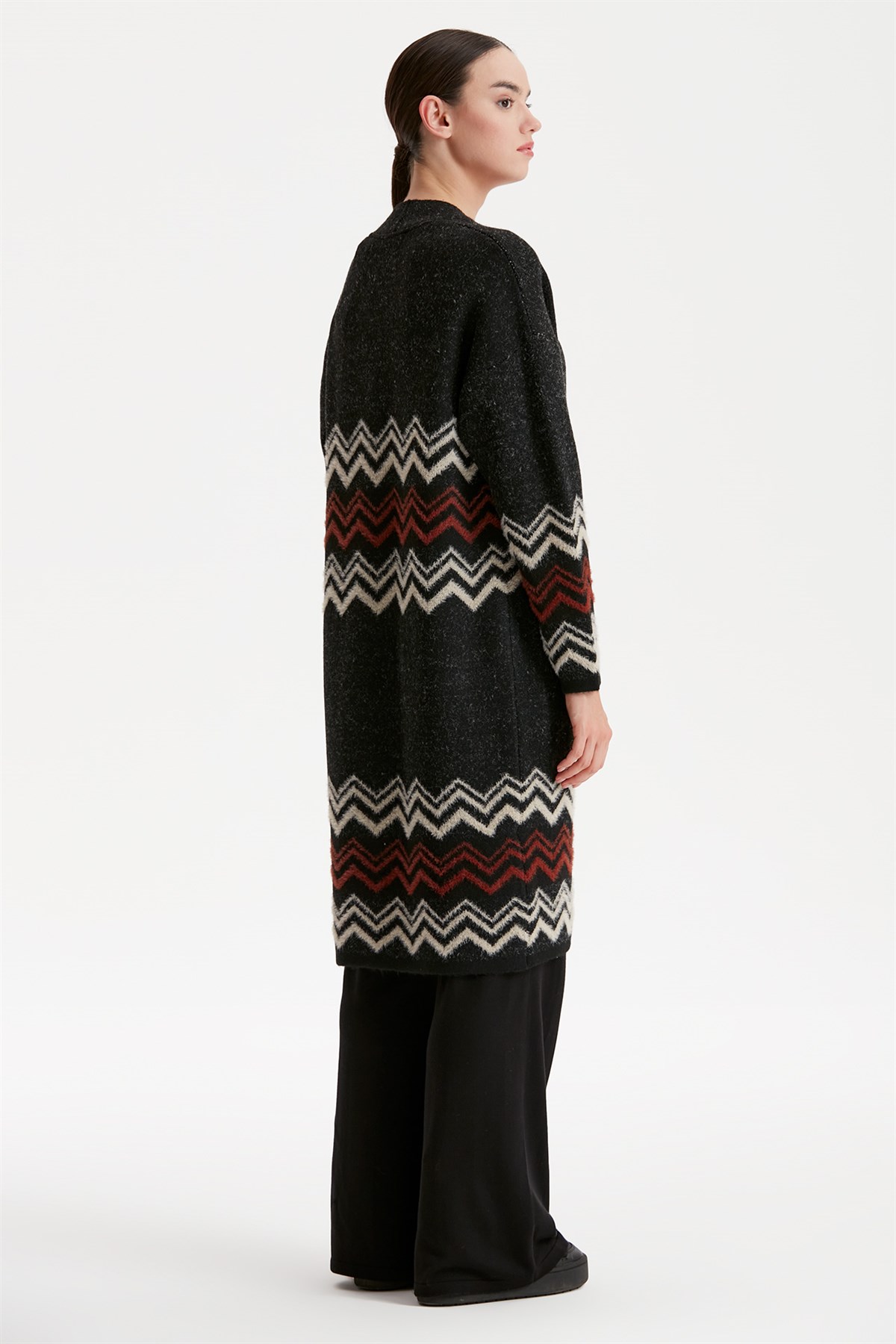 ZİKZAK ÇİZGİ DETAYLI TRİKO HIRKA SİYAH