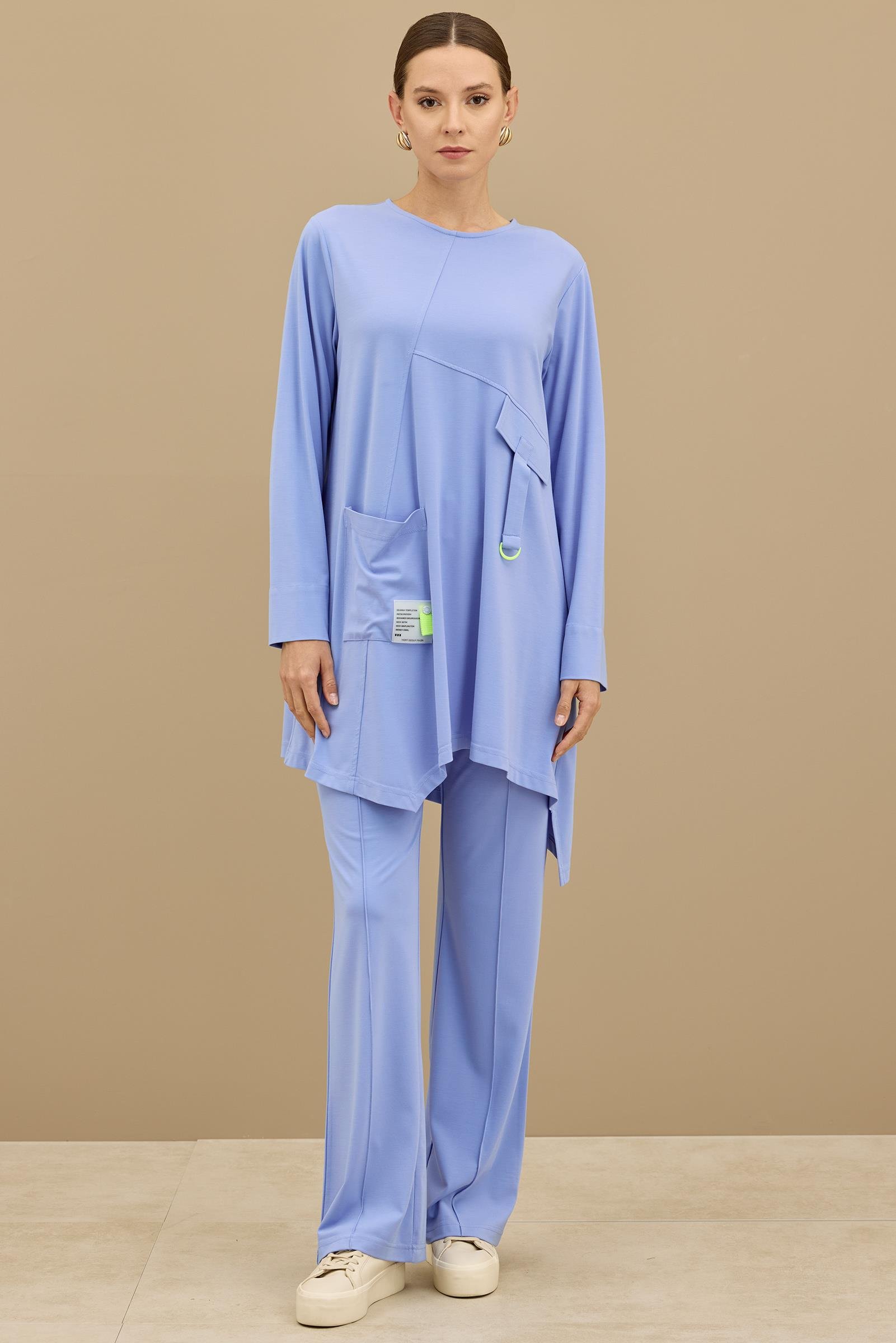 Asimetrik Kesimli Aksesuar Detaylı Takim MAVİ