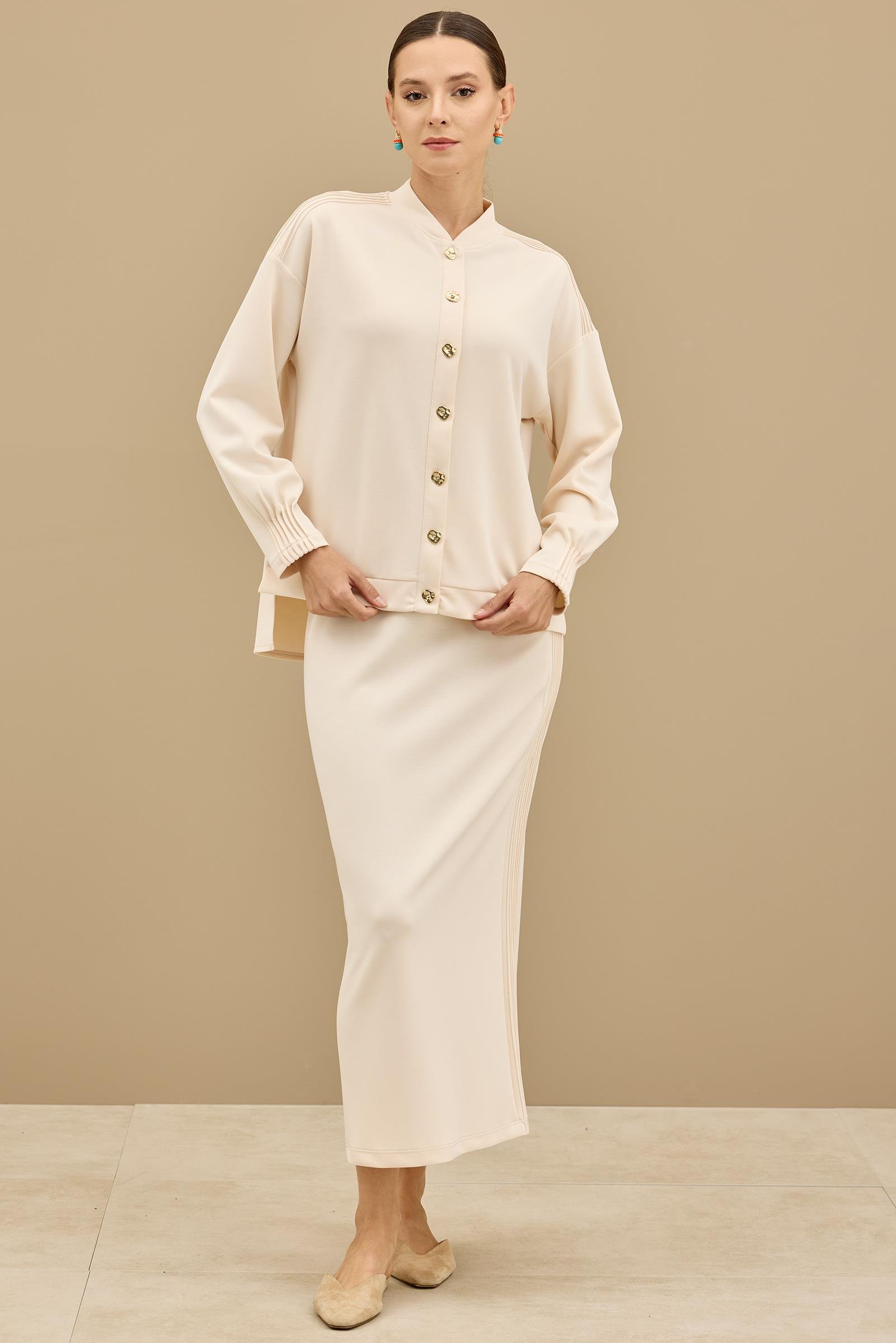 NERVÜR DETAYLI ETEKLİ TAKIM BEJ